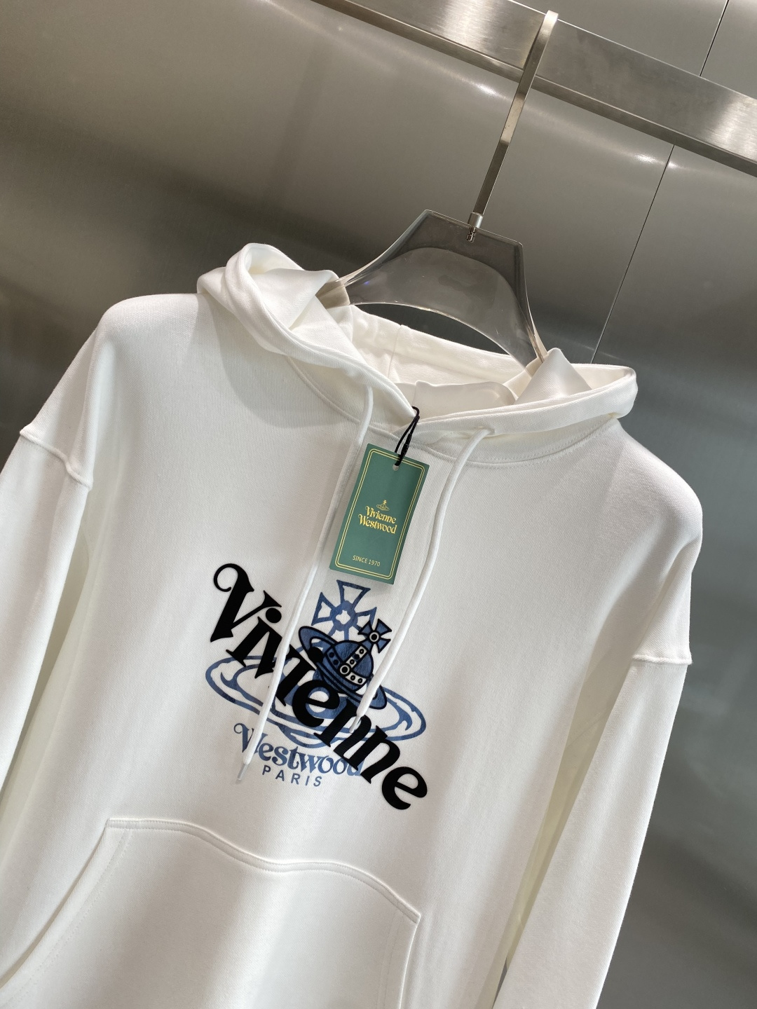《𝙉𝙚𝙬🤍🖤西太后》2025秋季最新款，专柜同步有售，原单狠货，爆款时尚休闲连帽卫衣，进口原版面料，独特