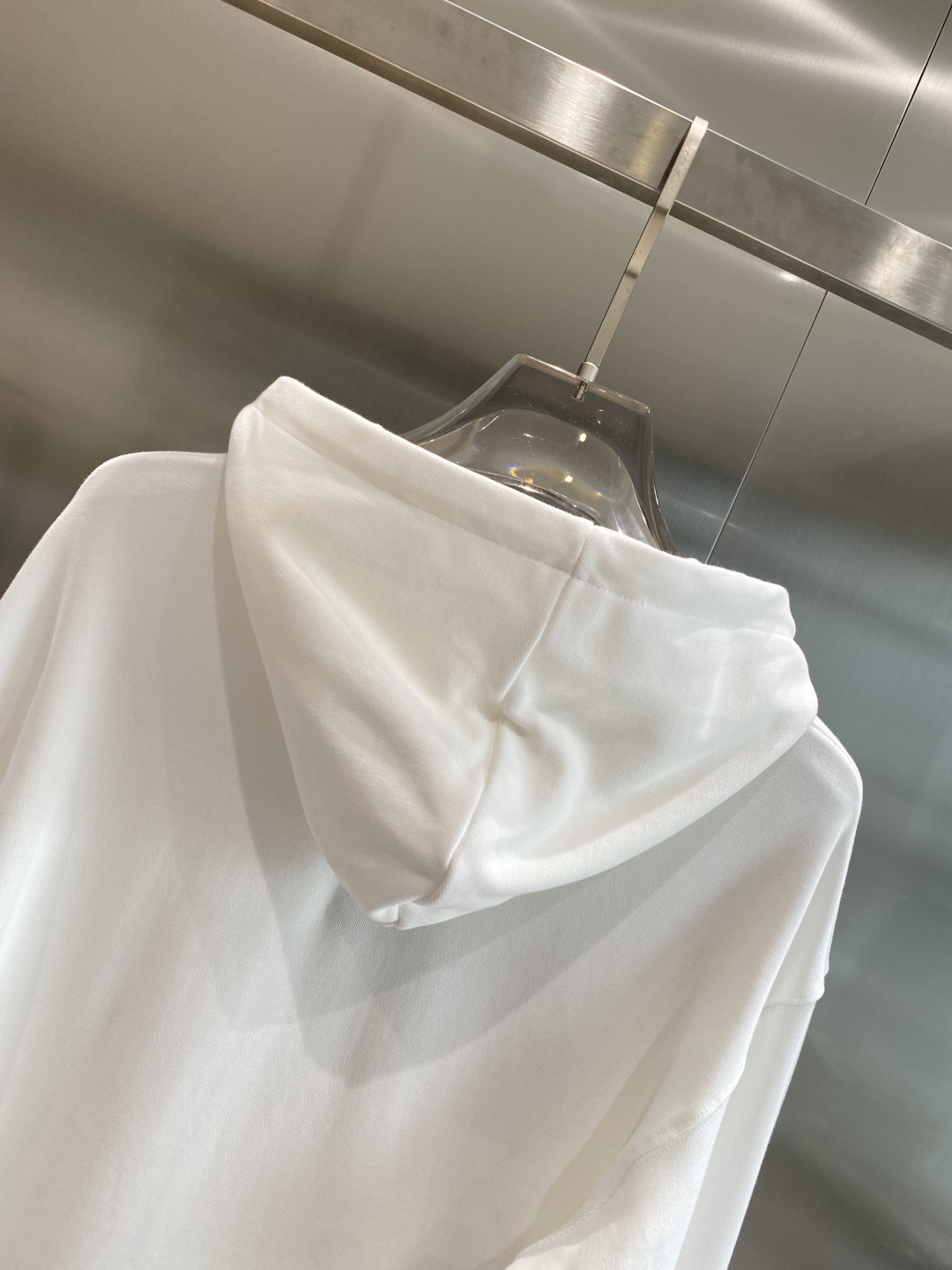 《𝙉𝙚𝙬🤍🖤西太后》2025秋季最新款，专柜同步有售，原单狠货，爆款时尚休闲连帽卫衣，进口原版面料，独特