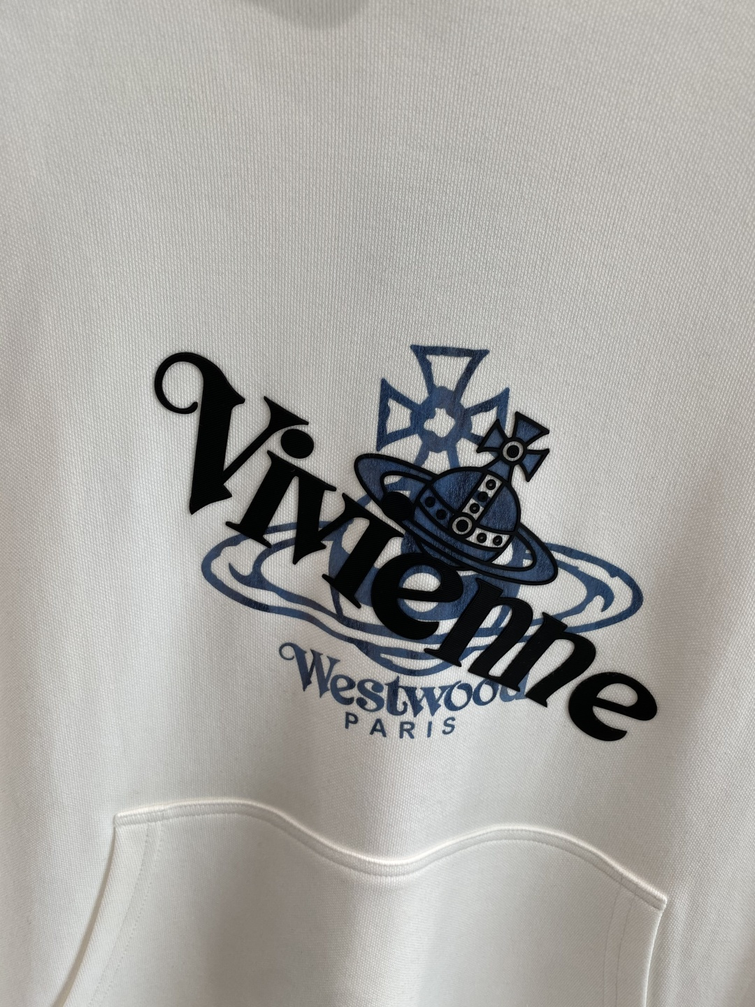 《𝙉𝙚𝙬🤍🖤西太后》2025秋季最新款，专柜同步有售，原单狠货，爆款时尚休闲连帽卫衣，进口原版面料，独特