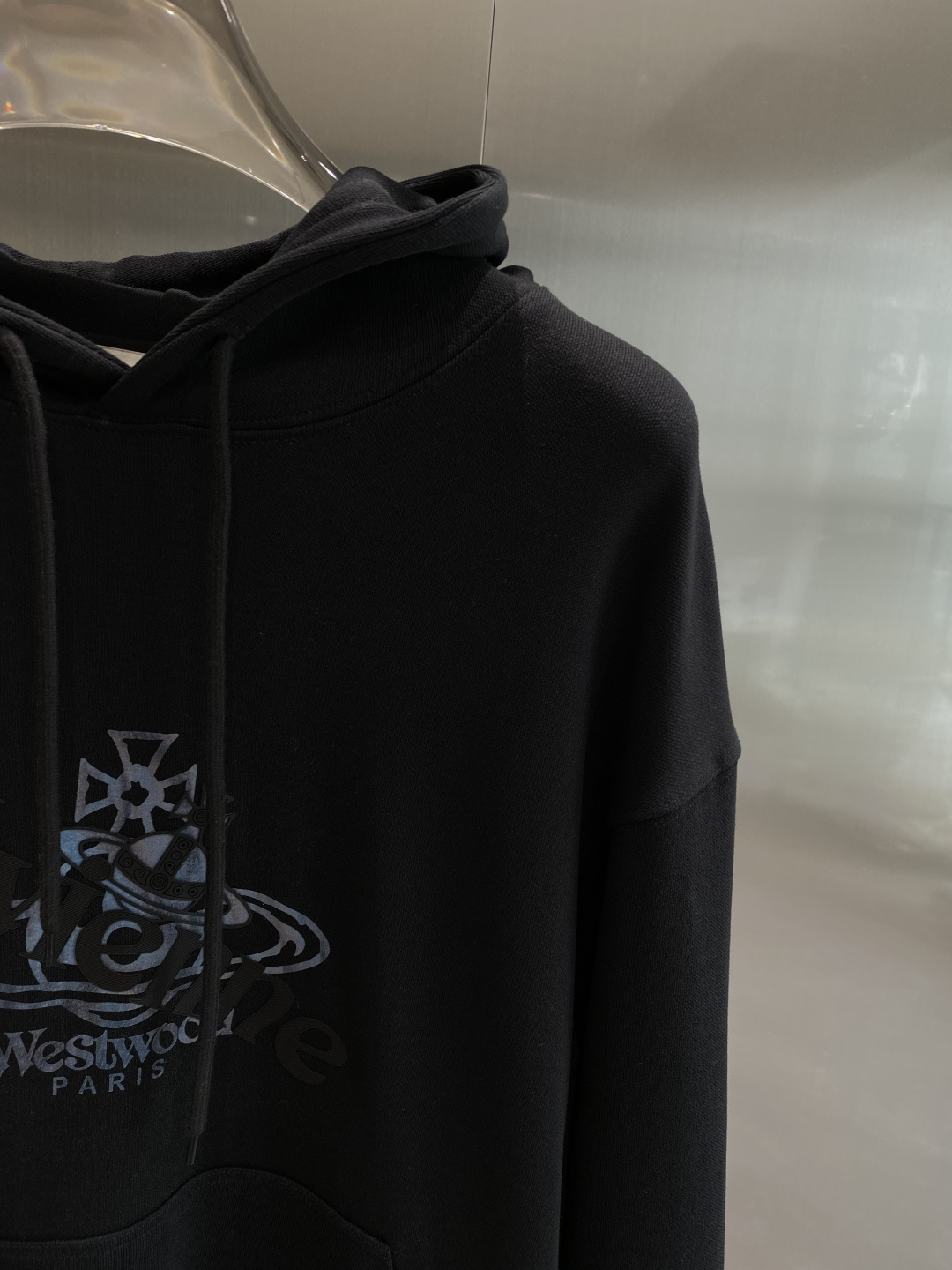 《𝙉𝙚𝙬🤍🖤西太后》2025秋季最新款，专柜同步有售，原单狠货，爆款时尚休闲连帽卫衣，进口原版面料，独特