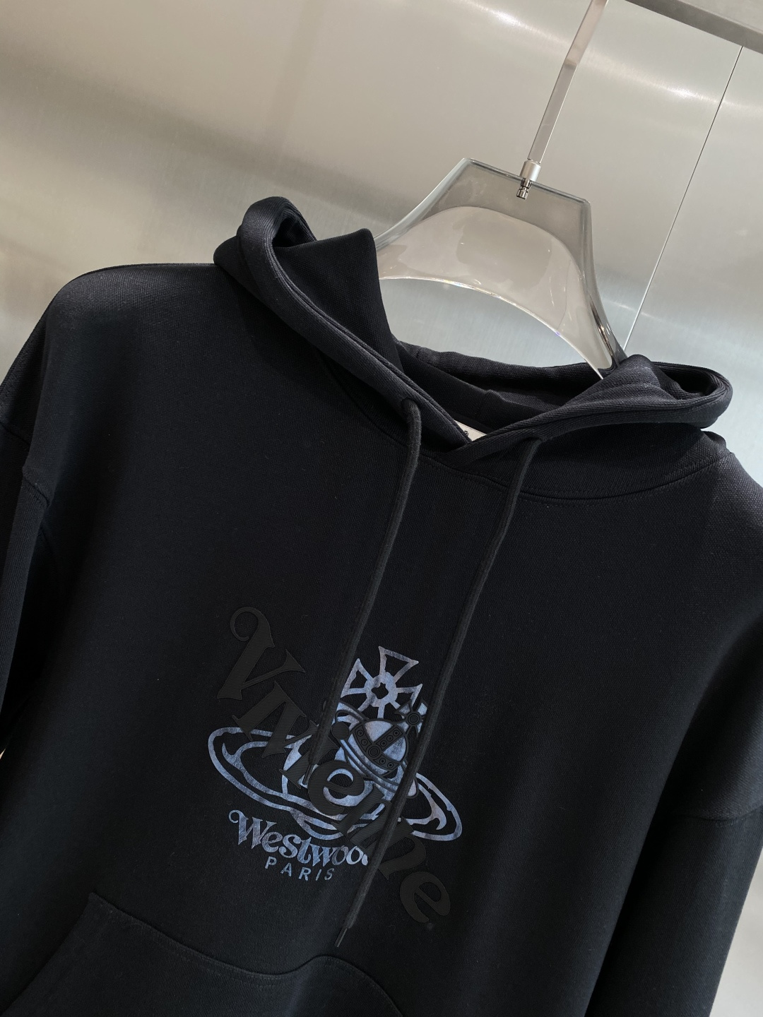 《𝙉𝙚𝙬🤍🖤西太后》2025秋季最新款，专柜同步有售，原单狠货，爆款时尚休闲连帽卫衣，进口原版面料，独特