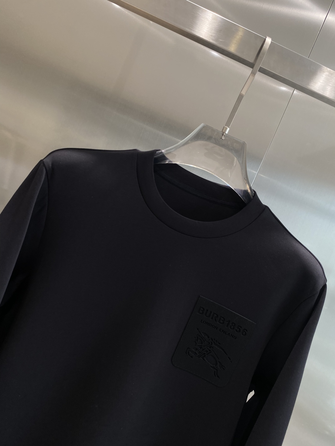 《𝙉𝙚𝙬🤍🖤巴家》25秋冬新品空气层 圆领卫衣，正面品牌标识设计，创意重释品牌标志性设计，采用400克重