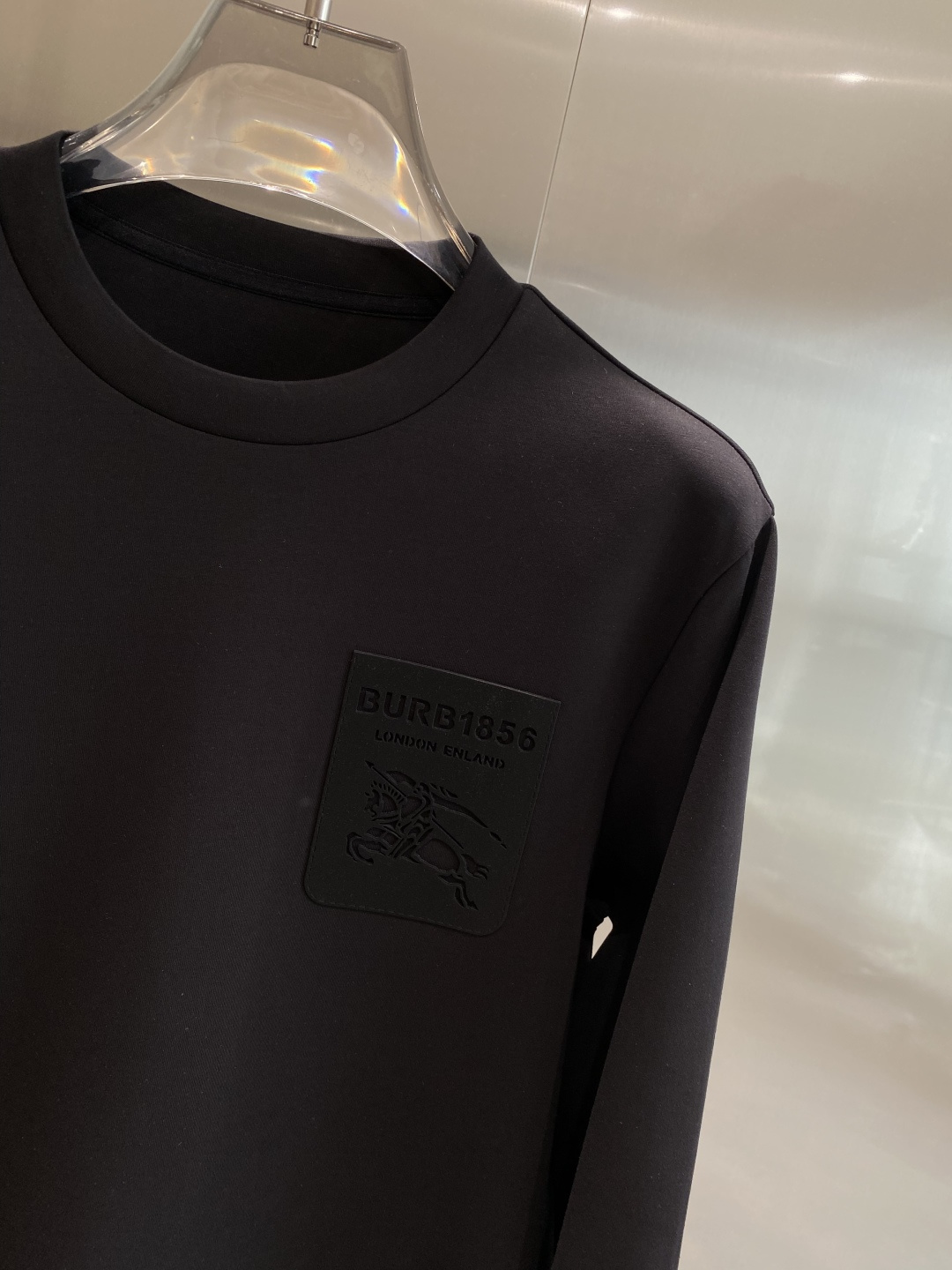 《𝙉𝙚𝙬🤍🖤巴家》25秋冬新品空气层 圆领卫衣，正面品牌标识设计，创意重释品牌标志性设计，采用400克重