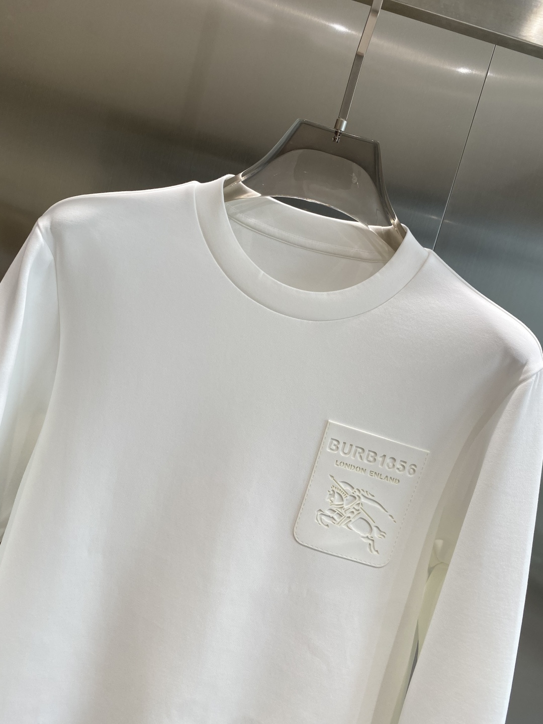 《𝙉𝙚𝙬🤍🖤巴家》25秋冬新品空气层 圆领卫衣，正面品牌标识设计，创意重释品牌标志性设计，采用400克重