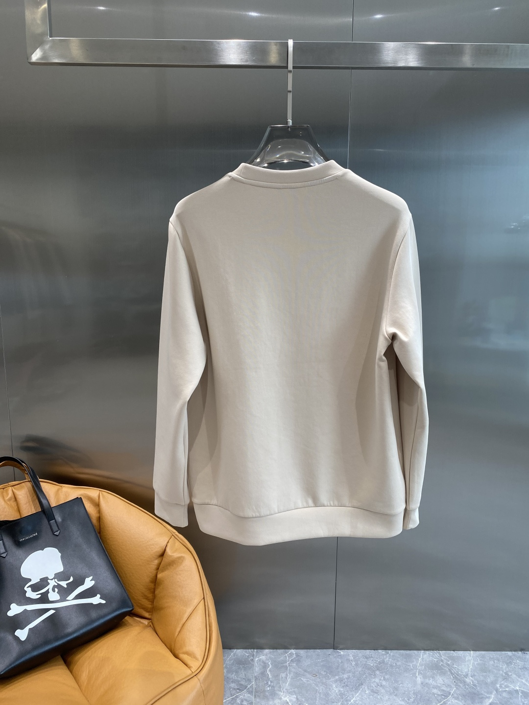 《𝙉𝙚𝙬🤍🖤巴家》25秋冬新品空气层 圆领卫衣，正面品牌标识设计，创意重释品牌标志性设计，采用400克重