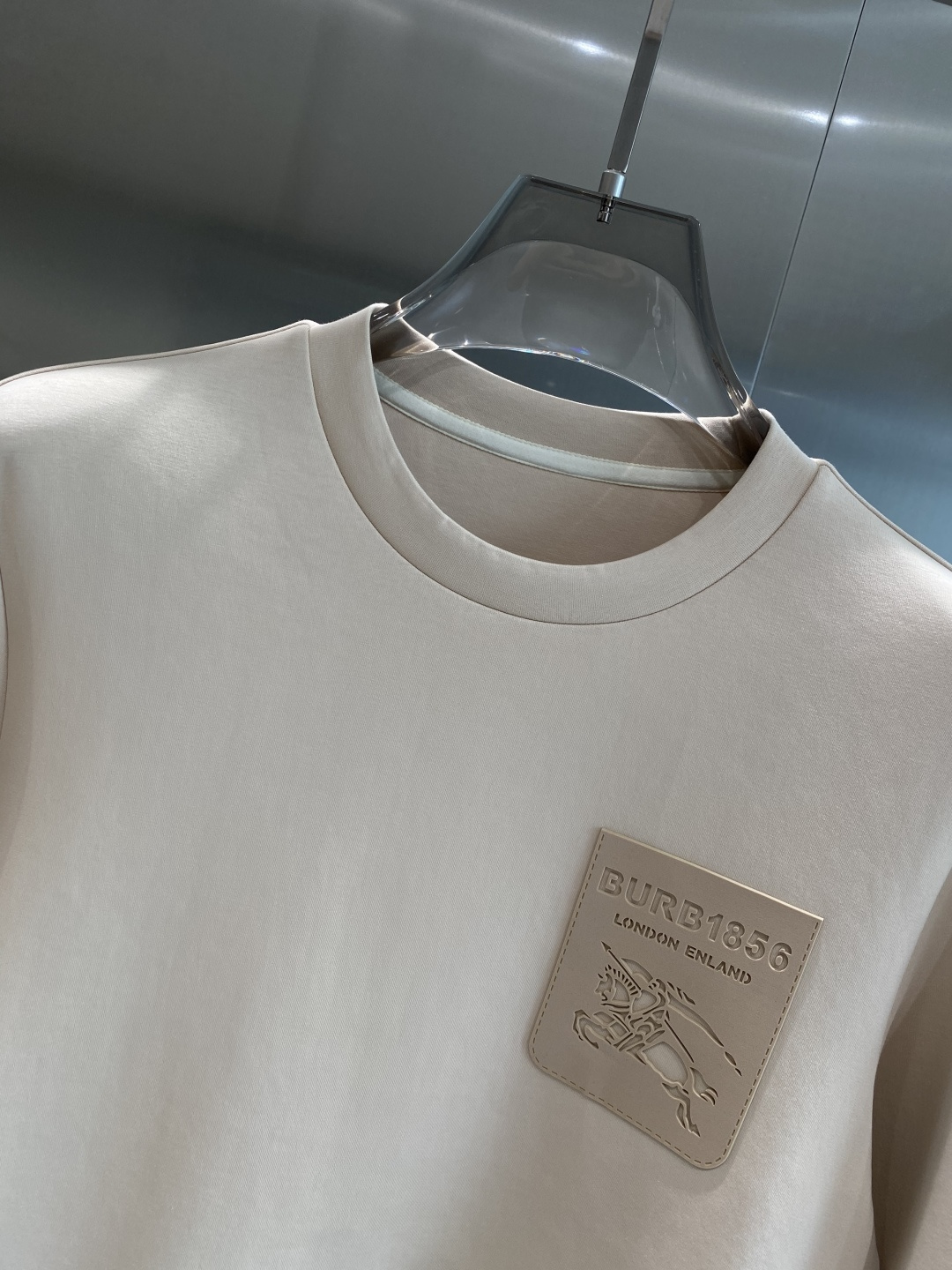 《𝙉𝙚𝙬🤍🖤巴家》25秋冬新品空气层 圆领卫衣，正面品牌标识设计，创意重释品牌标志性设计，采用400克重