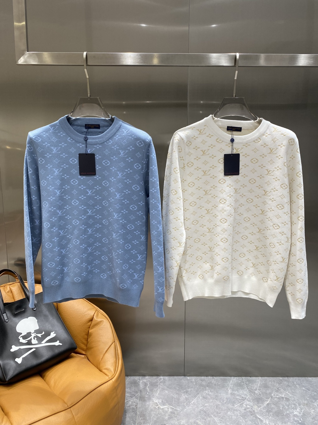 NO:564347,'Donkey Family' ss autumn and winter new fashion casual bottoming single wear round neck business casual basic high-end worsted sweater, comfortable and warm!  Anti-pilling, non-irritating to the skin, can be worn close to the skin, and designed with luxurious classic elements!  There is no overly complicated craftsmanship. What I play is the fusion of design and materials. Simple European style. A must-have for autumn and winter. Counter sizes M-3XL next day, louis vuitton, louis vuitton, sweaters, alexander wang19860909《驴家》 ss秋冬新品时尚休闲打底单穿圆领商务休闲基础高档精纺毛衣 舒适保暖！抗起球不刺激皮肤,可贴身穿,奢华经典元素设计！没有过多复杂的工艺 玩的就是设计与材质的融合 简约的欧风 秋冬季必备 专柜尺码M-3XL隔天,,louis vuitton,louis vuitton,sweaters,alexander wang,Men's clothing