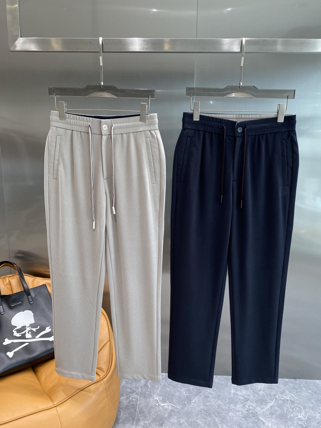 NO:564286,'Jenny's House' popular casual pants, high elasticity, slimming, simple and versatile, popular style, fine workmanship, you can see the care in every stitch, favorite of many celebrities and Internet celebrities, elongating body proportions!  Comfortable fabric details body size M-3XL next day,,zegna,alexander wang19860909《杰尼家》 爆款休闲裤 高弹显瘦必爆简约百搭爆款,做工精细,每一针都看得到用心,超多明星网红最爱 拉长身材比例哦！舒适面料 细节体码数M-3XL隔天,,zegna,alexander wang,Men's clothing