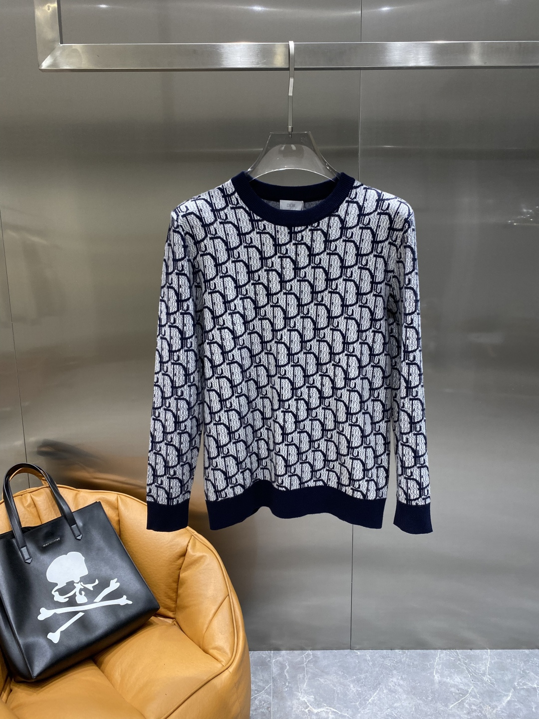 NO:567291,'Dijia' 25ss Autumn and Winter The latest and top-notch cardigans, woolen sweaters, cardigan sweaters, exquisite color matching and new trendy pullovers, the top quality counters are selling, top-notch production technology imported fabrics, counter models unique design, imported high-end custom-made imported silk threads with first-class feel!  On sale on the official website. Size: M-3XL next day, dior, sweaters, alexander wang19860909《迪家》 25ss秋冬 最新最顶级开衫羊毛针织衫开衫毛衣,精致配色融合新款潮套头衫,最顶级的品质专柜在售,顶级制作工艺进口面料,专柜款独特设计,采用进口高端订制进口丝线手感一流！官网在售. 码数:M-3XL隔天,,dior,sweaters,alexander wang,Men's clothing