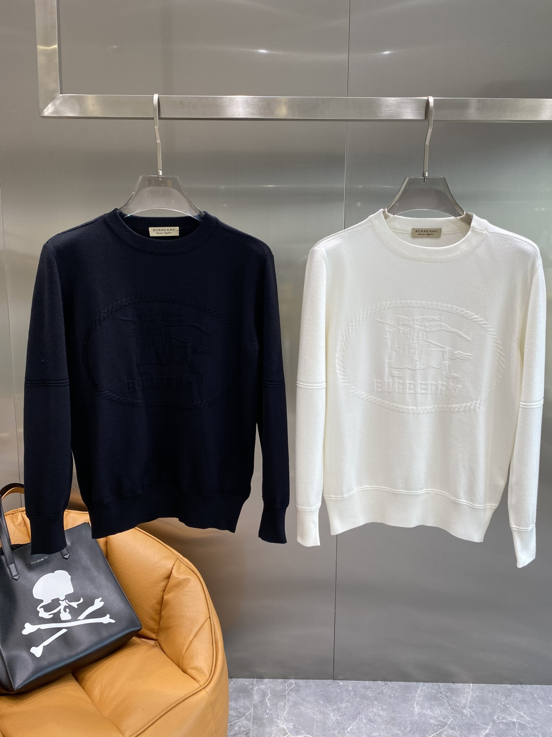 《𝙉𝙚𝙬🤍🖤巴家》25ss秋冬 最新最顶级开衫羊毛针织衫开衫毛衣，精致配色融合新款潮套头衫，最顶级的品质