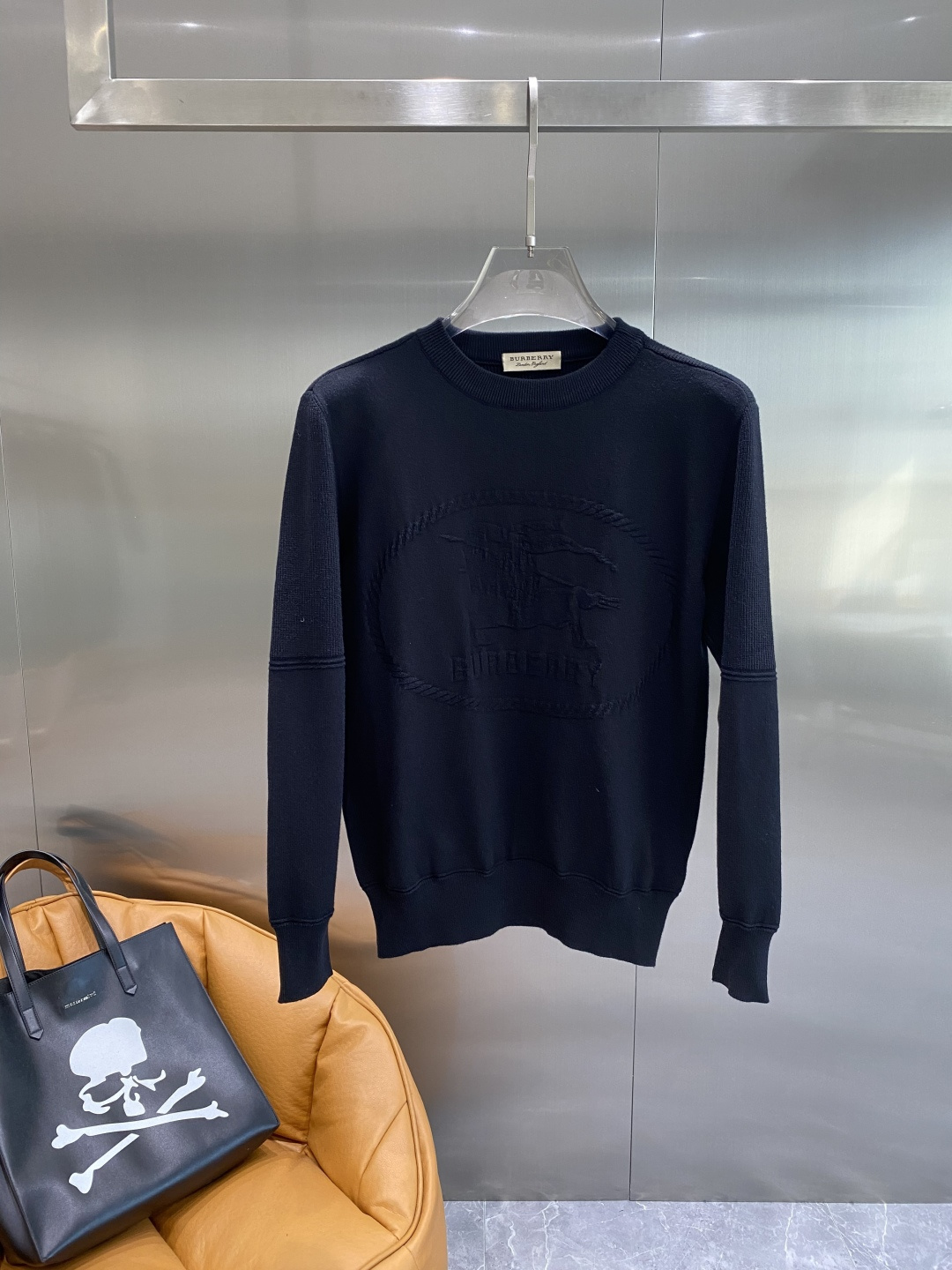 《𝙉𝙚𝙬🤍🖤巴家》25ss秋冬 最新最顶级开衫羊毛针织衫开衫毛衣，精致配色融合新款潮套头衫，最顶级的品质