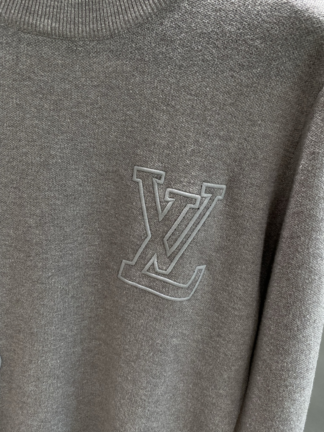 《𝙉𝙚𝙬🤍🖤驴家》2025ss秋冬新品时尚休闲打底单穿圆领商务休闲基础高档精纺毛衣 舒适保暖！抗起球不刺