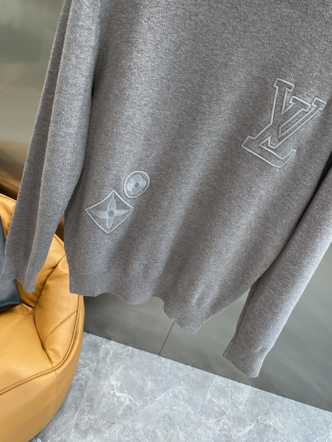 《𝙉𝙚𝙬🤍🖤驴家》2025ss秋冬新品时尚休闲打底单穿圆领商务休闲基础高档精纺毛衣 舒适保暖！抗起球不刺