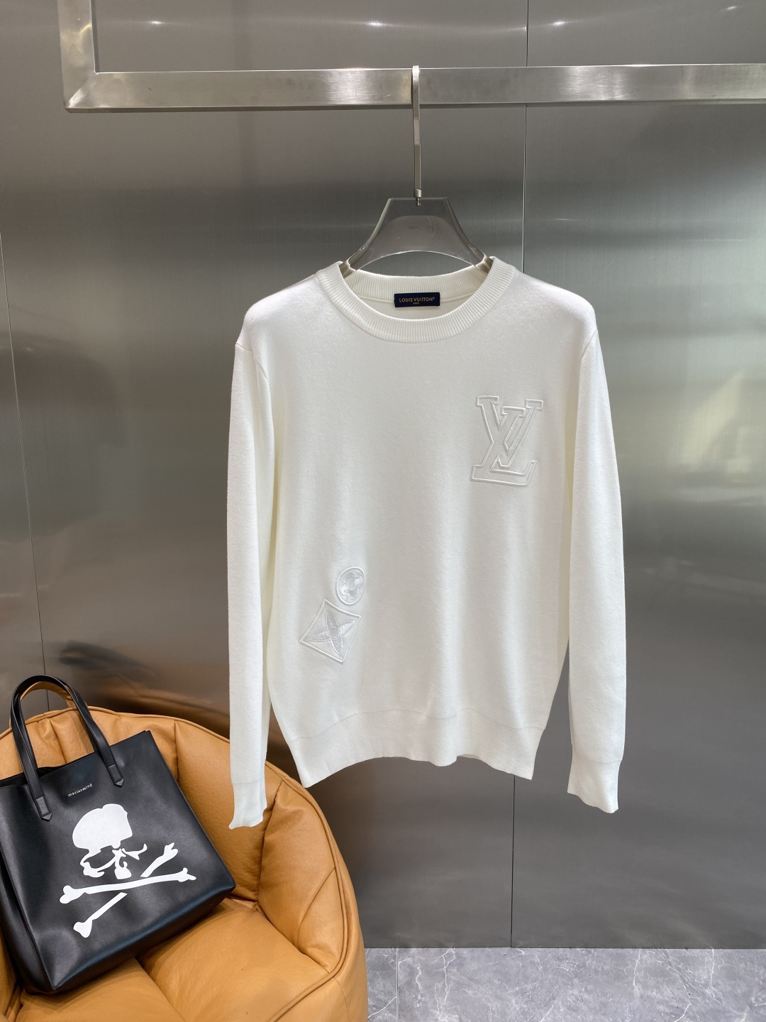 《𝙉𝙚𝙬🤍🖤驴家》2025ss秋冬新品时尚休闲打底单穿圆领商务休闲基础高档精纺毛衣 舒适保暖！抗起球不刺