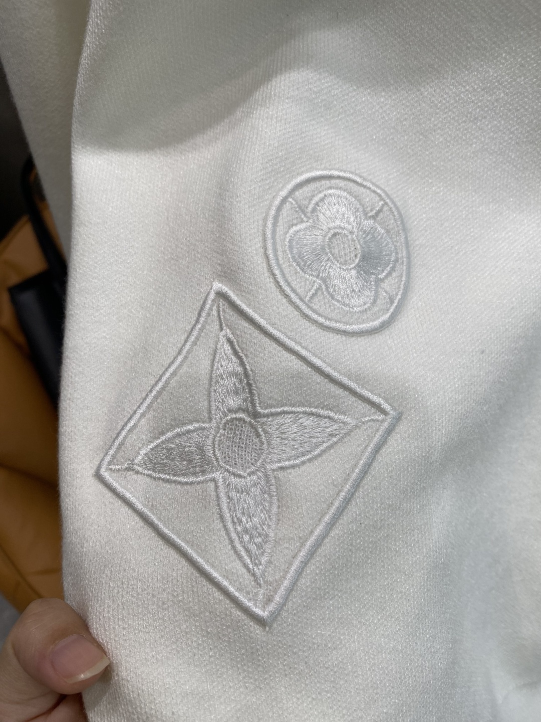 《𝙉𝙚𝙬🤍🖤驴家》2025ss秋冬新品时尚休闲打底单穿圆领商务休闲基础高档精纺毛衣 舒适保暖！抗起球不刺