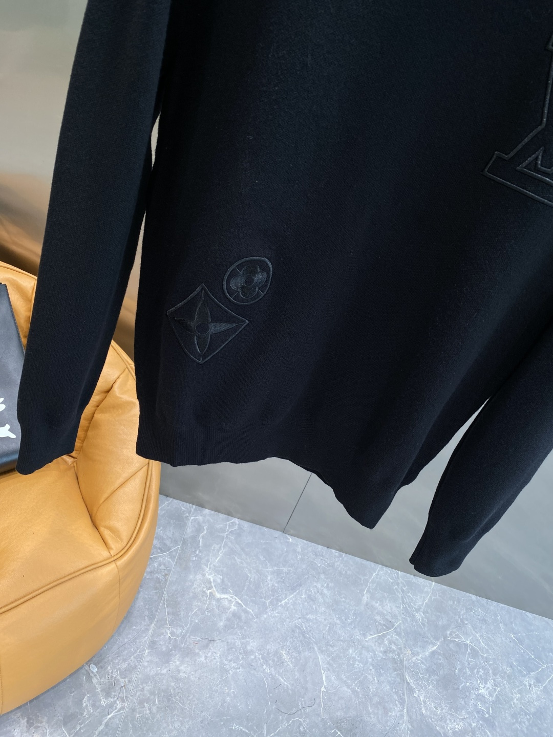 《𝙉𝙚𝙬🤍🖤驴家》2025ss秋冬新品时尚休闲打底单穿圆领商务休闲基础高档精纺毛衣 舒适保暖！抗起球不刺