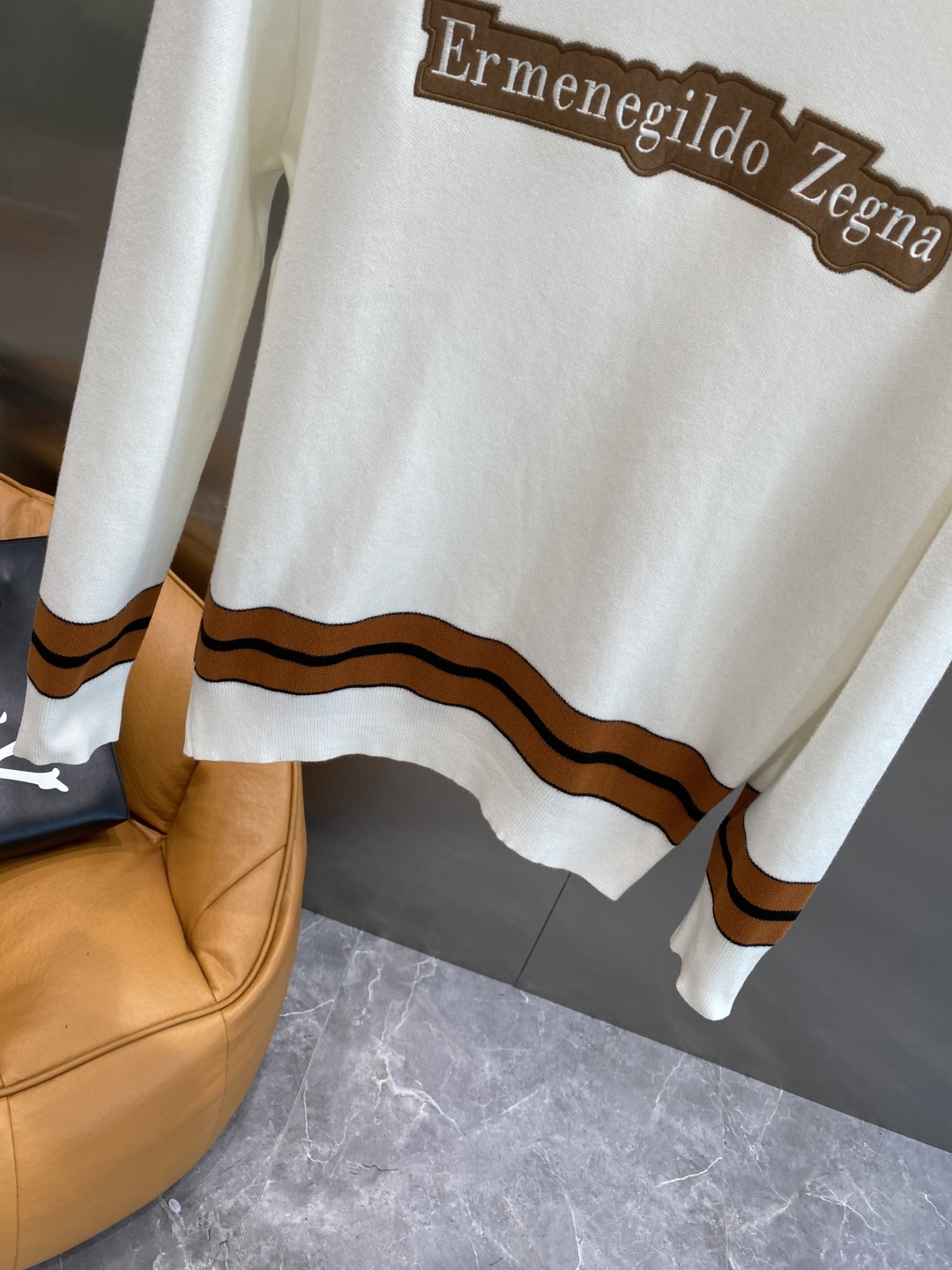 《𝙉𝙚𝙬🤍🖤杰尼亚家》2025ss秋冬新品时尚休闲打底单穿圆领商务休闲基础高档精纺毛衣 舒适保暖！抗起球