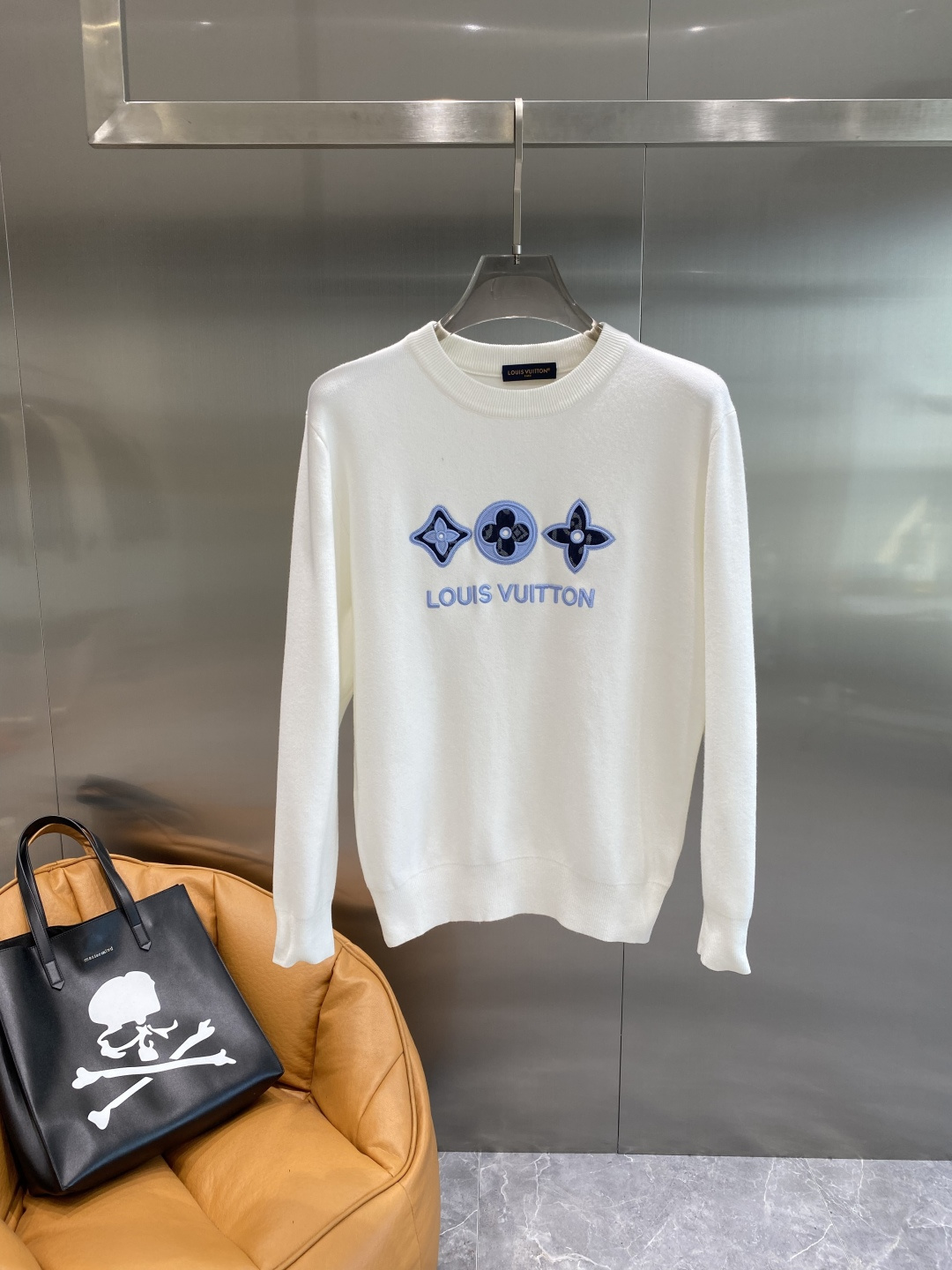 《𝙉𝙚𝙬🤍🖤驴家》2025ss秋冬季大爆款官网同款毛衣，秋冬最新款！高品质进口绵羊毛混纺面料，高密度针织