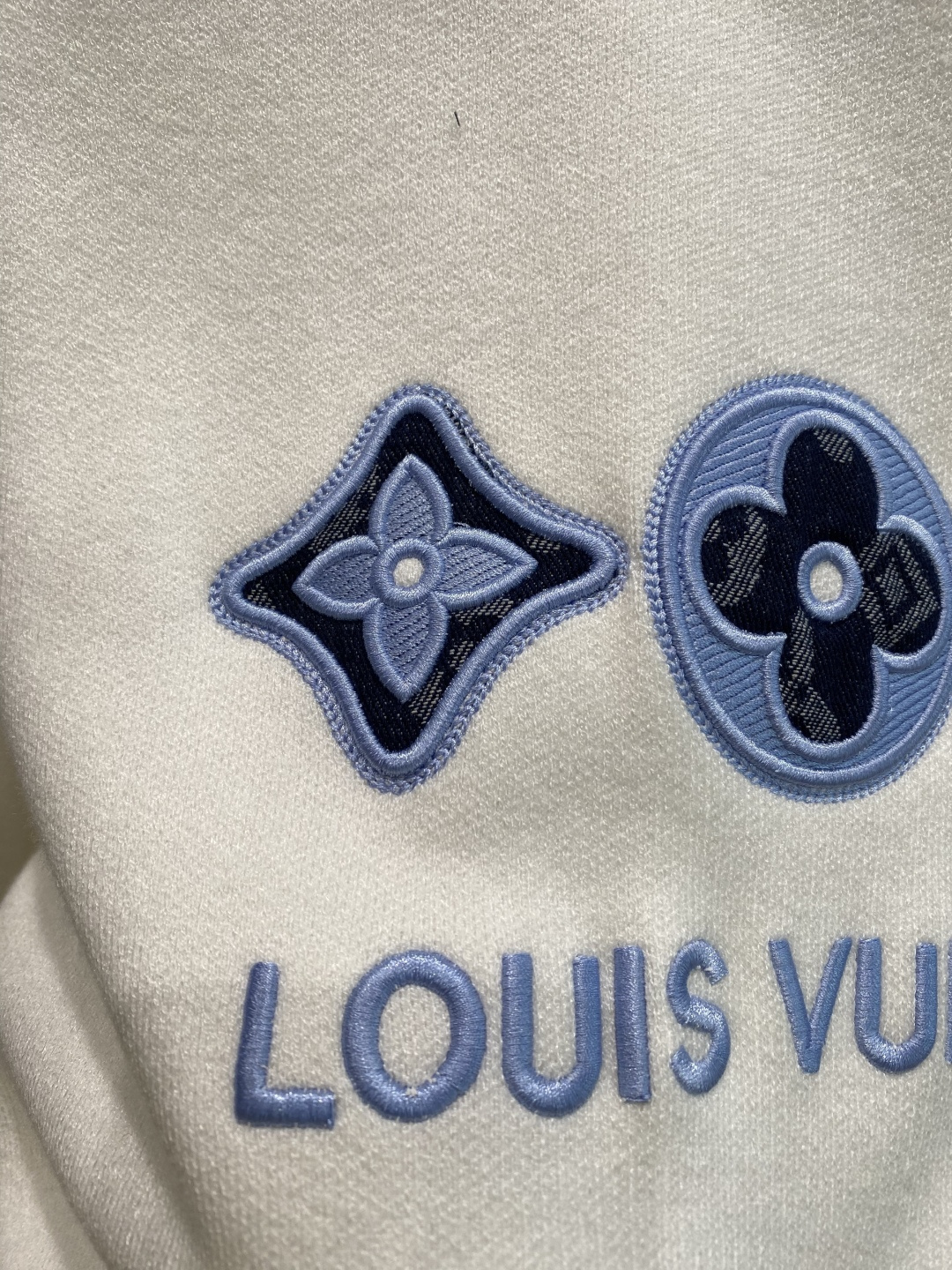 《𝙉𝙚𝙬🤍🖤驴家》2025ss秋冬季大爆款官网同款毛衣，秋冬最新款！高品质进口绵羊毛混纺面料，高密度针织