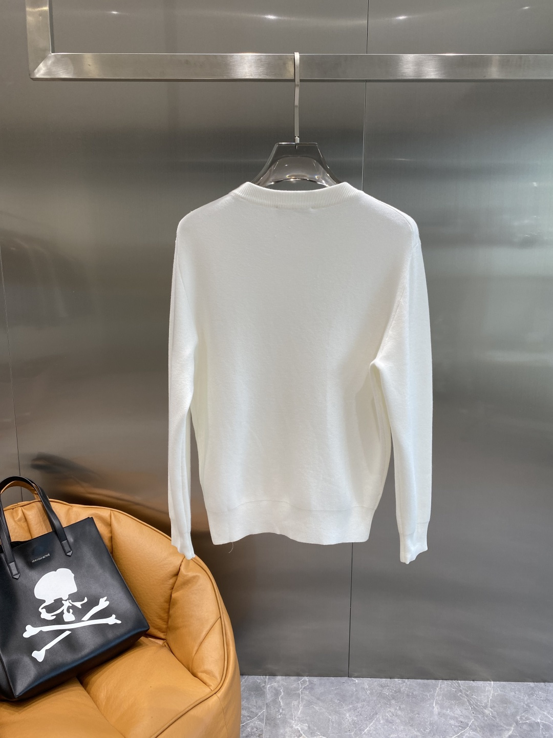 《𝙉𝙚𝙬🤍🖤驴家》2025ss秋冬季大爆款官网同款毛衣，秋冬最新款！高品质进口绵羊毛混纺面料，高密度针织