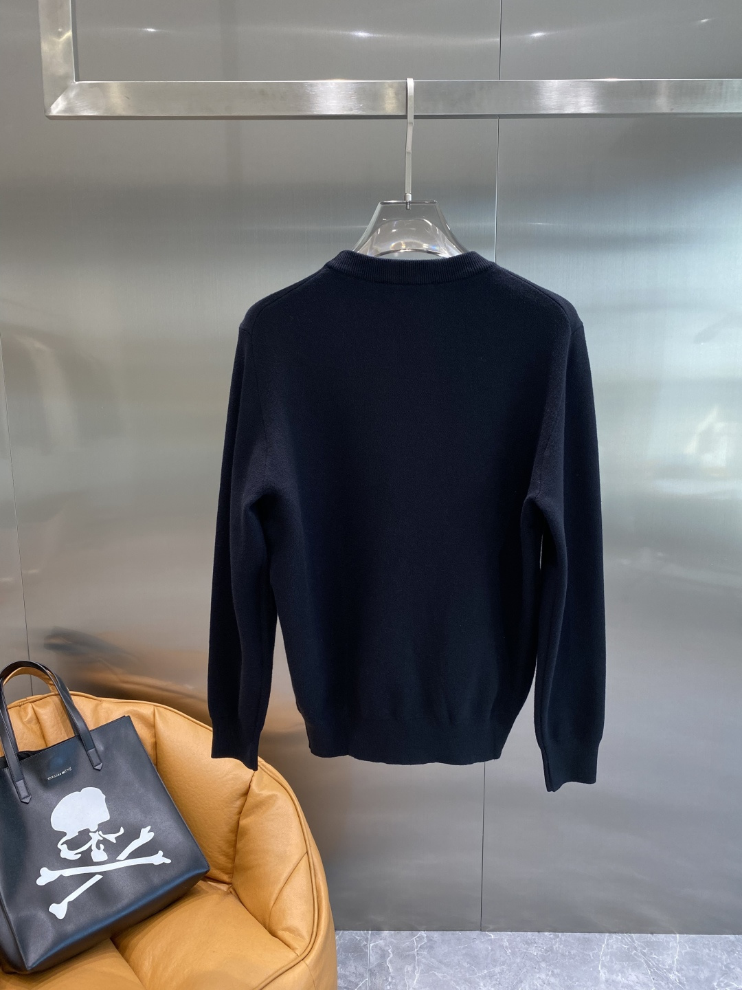 《𝙉𝙚𝙬🤍🖤驴家》2025ss秋冬季大爆款官网同款毛衣，秋冬最新款！高品质进口绵羊毛混纺面料，高密度针织