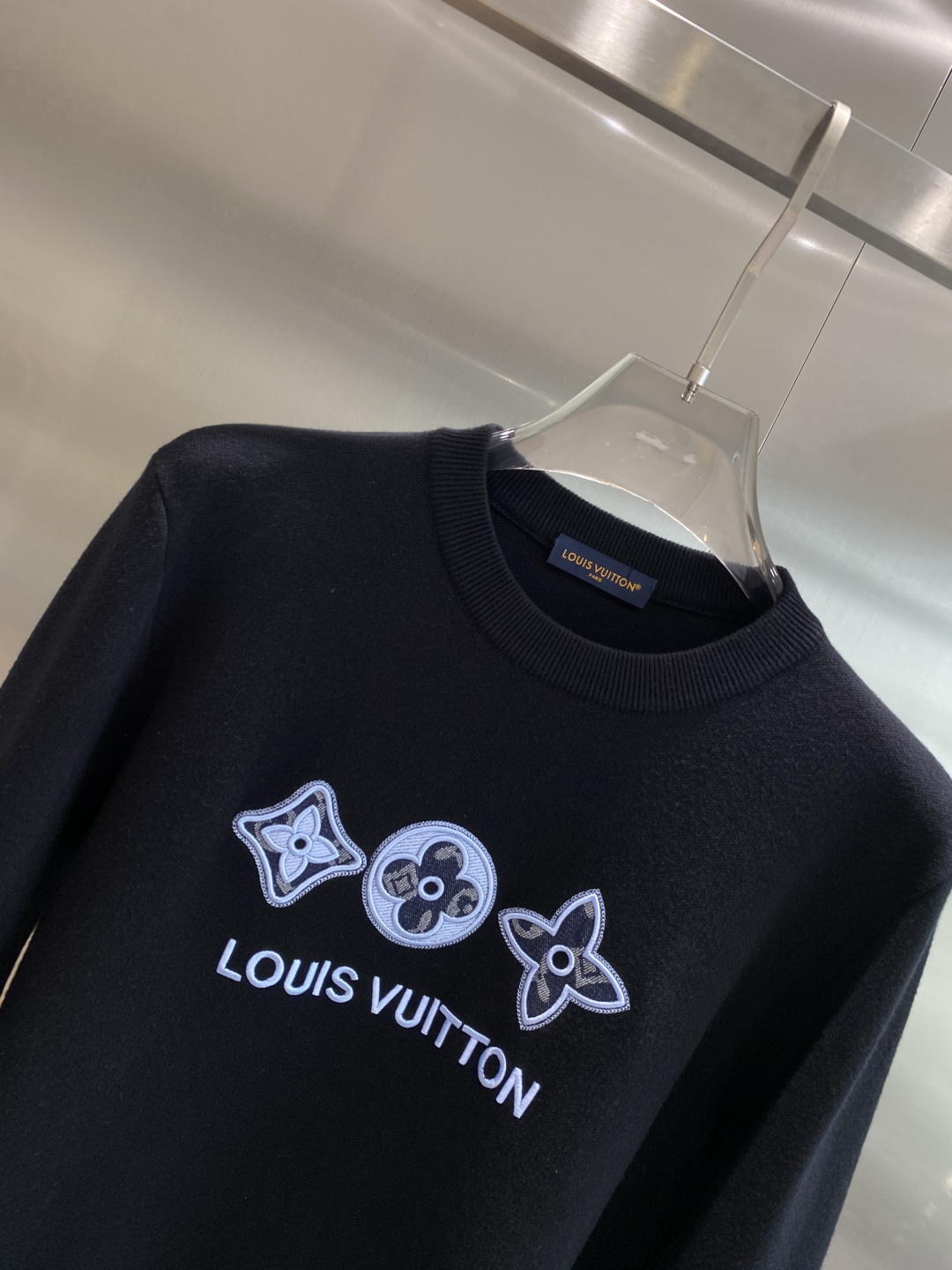 《𝙉𝙚𝙬🤍🖤驴家》2025ss秋冬季大爆款官网同款毛衣，秋冬最新款！高品质进口绵羊毛混纺面料，高密度针织