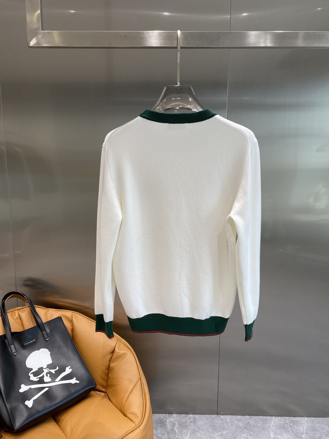 《𝙉𝙚𝙬🤍🖤古家》2025ss秋冬季大爆款官网同款毛衣，秋冬最新款！高品质进口绵羊毛混纺面料，高密度针织