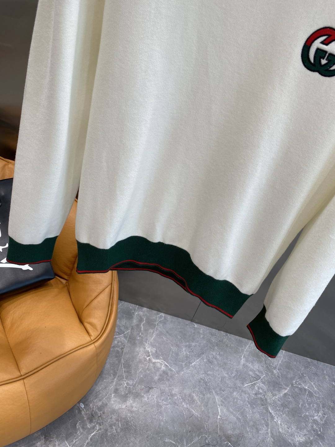 《𝙉𝙚𝙬🤍🖤古家》2025ss秋冬季大爆款官网同款毛衣，秋冬最新款！高品质进口绵羊毛混纺面料，高密度针织