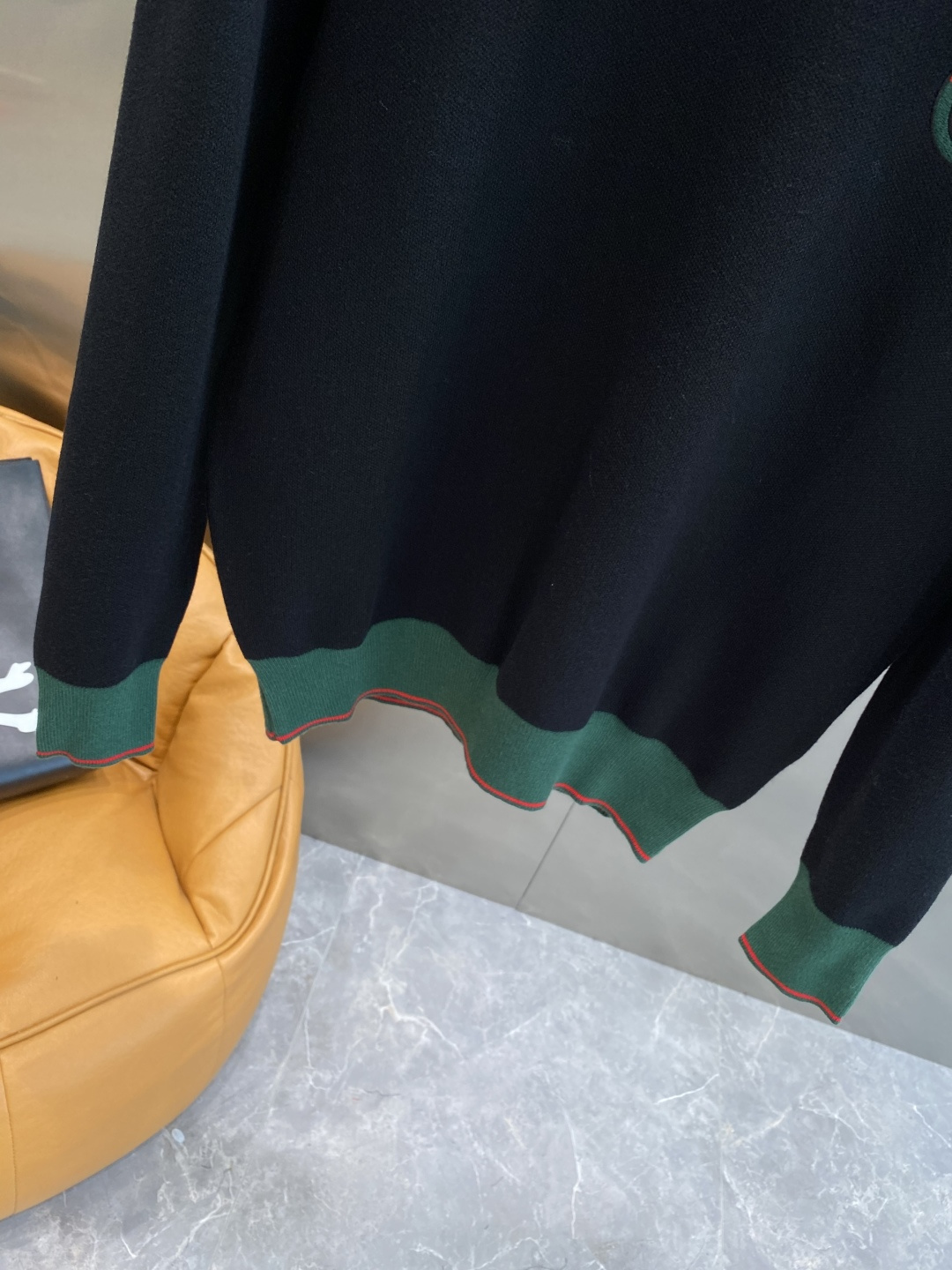 《𝙉𝙚𝙬🤍🖤古家》2025ss秋冬季大爆款官网同款毛衣，秋冬最新款！高品质进口绵羊毛混纺面料，高密度针织