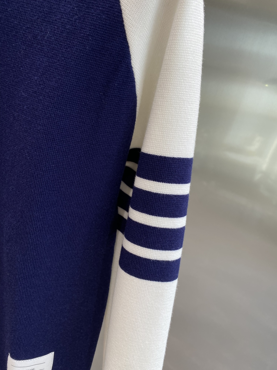 《𝙉𝙚𝙬🤍🖤TB家》2025ss秋冬季大爆款官网同款毛衣，秋冬最新款！高品质进口绵羊毛混纺面料，高密度针