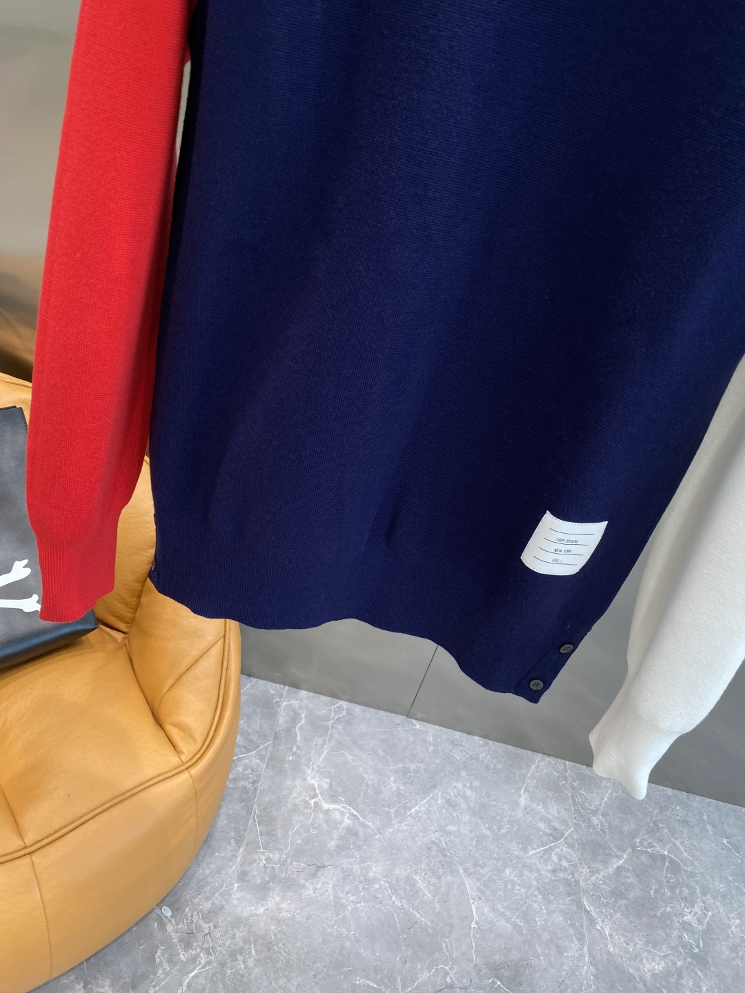 《𝙉𝙚𝙬🤍🖤TB家》2025ss秋冬季大爆款官网同款毛衣，秋冬最新款！高品质进口绵羊毛混纺面料，高密度针