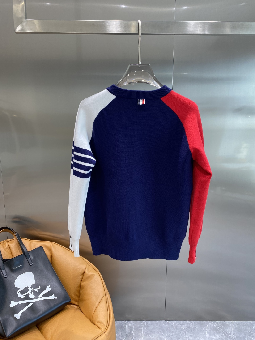 《𝙉𝙚𝙬🤍🖤TB家》2025ss秋冬季大爆款官网同款毛衣，秋冬最新款！高品质进口绵羊毛混纺面料，高密度针