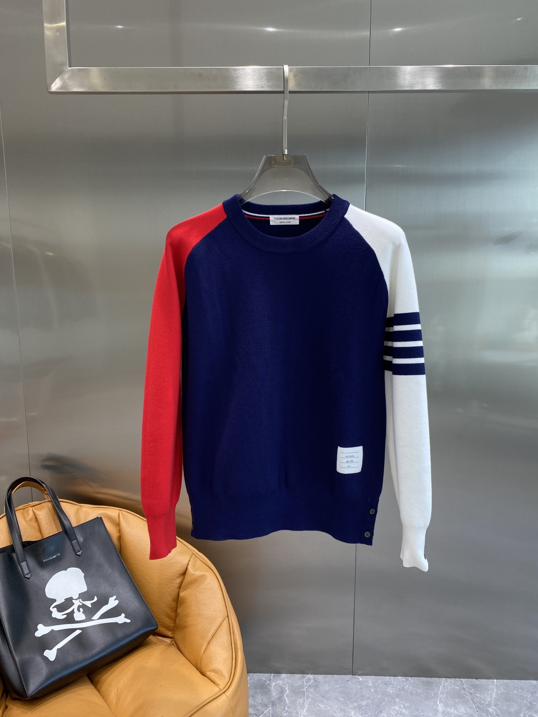 《𝙉𝙚𝙬🤍🖤TB家》2025ss秋冬季大爆款官网同款毛衣，秋冬最新款！高品质进口绵羊毛混纺面料，高密度针