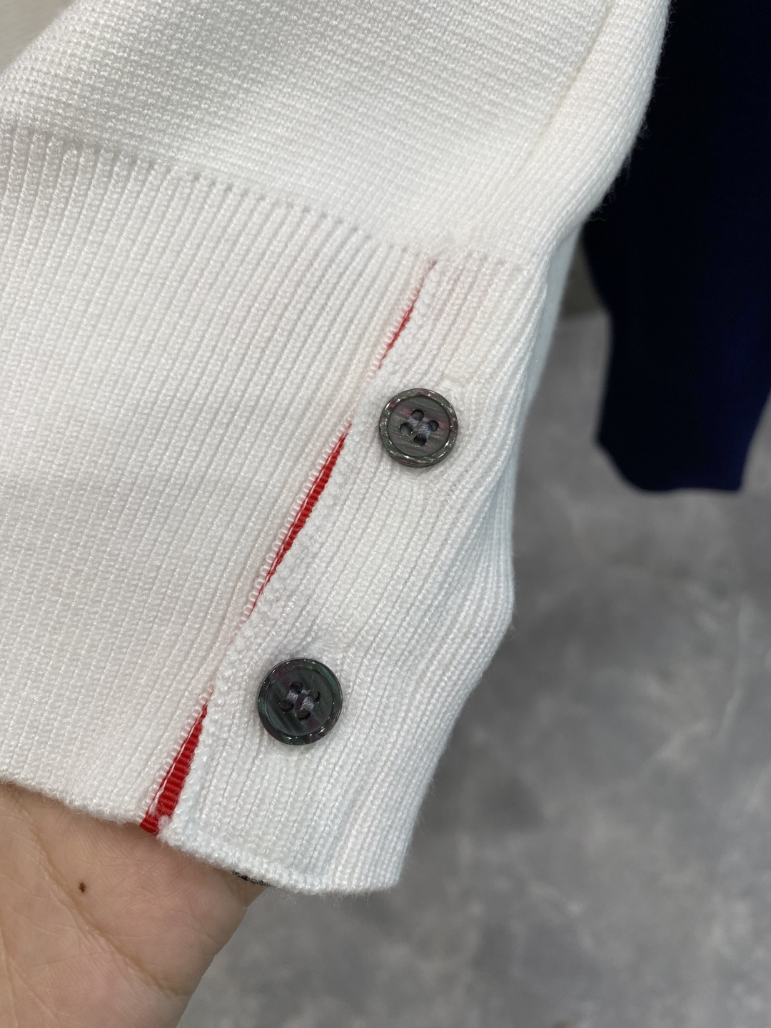 《𝙉𝙚𝙬🤍🖤TB家》2025ss秋冬季大爆款官网同款毛衣，秋冬最新款！高品质进口绵羊毛混纺面料，高密度针