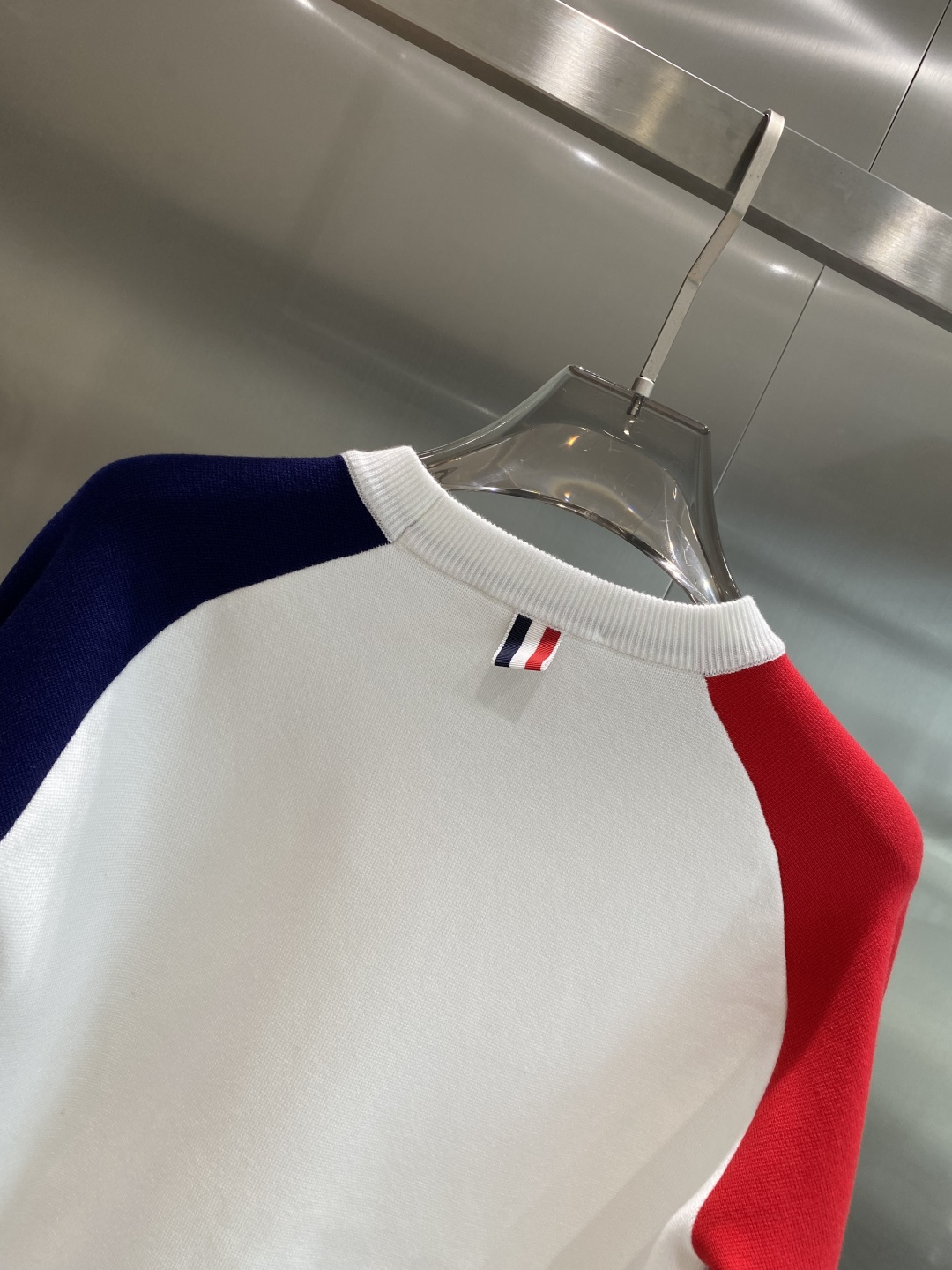 《𝙉𝙚𝙬🤍🖤TB家》2025ss秋冬季大爆款官网同款毛衣，秋冬最新款！高品质进口绵羊毛混纺面料，高密度针