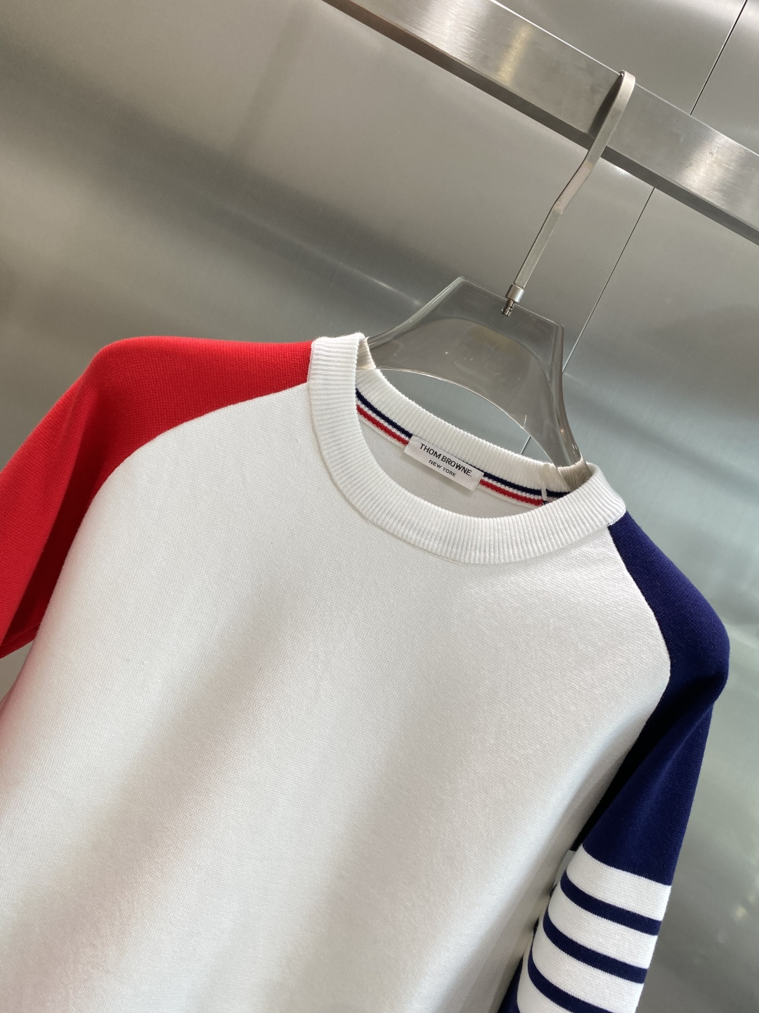 《𝙉𝙚𝙬🤍🖤TB家》2025ss秋冬季大爆款官网同款毛衣，秋冬最新款！高品质进口绵羊毛混纺面料，高密度针