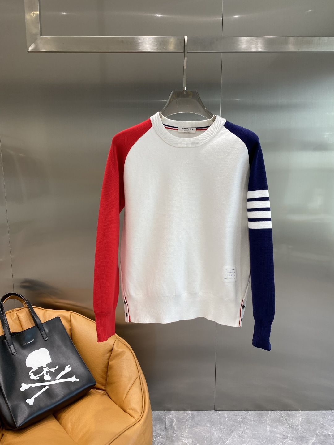 《𝙉𝙚𝙬🤍🖤TB家》2025ss秋冬季大爆款官网同款毛衣，秋冬最新款！高品质进口绵羊毛混纺面料，高密度针