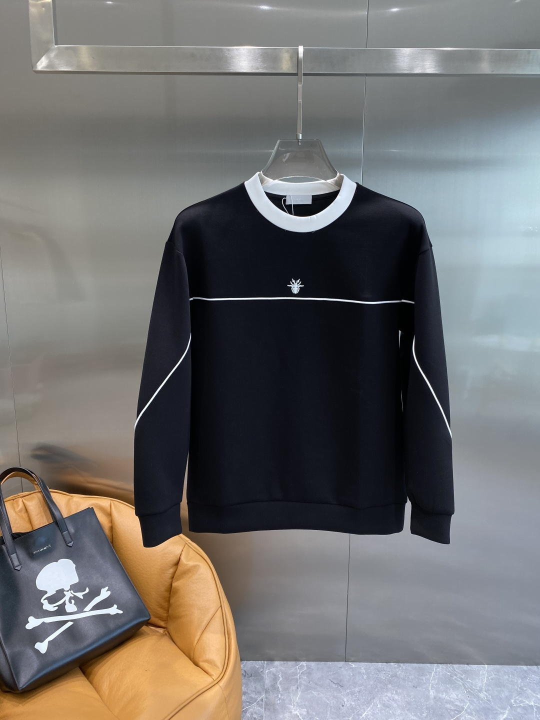 《𝙉𝙚𝙬🤍🖤迪家》25秋冬新品空气层 圆领卫衣，正面品牌标识设计，创意重释品牌标志性设计，采用400克重