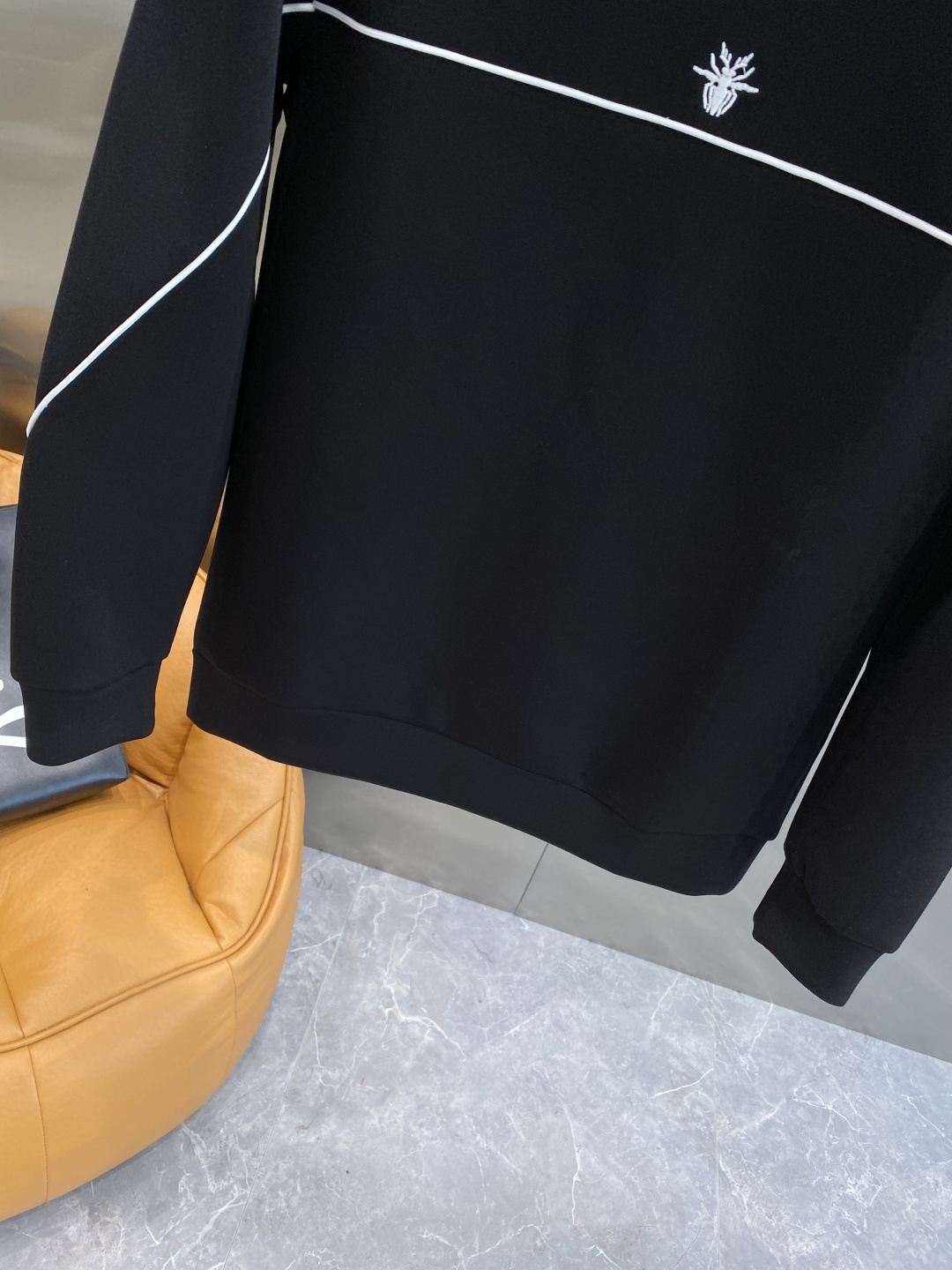 《𝙉𝙚𝙬🤍🖤迪家》25秋冬新品空气层 圆领卫衣，正面品牌标识设计，创意重释品牌标志性设计，采用400克重