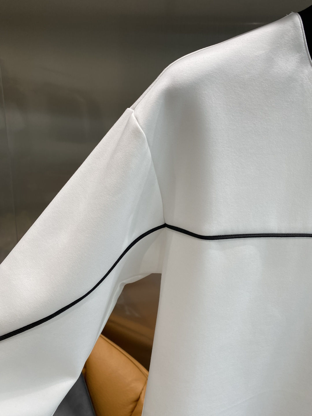 《𝙉𝙚𝙬🤍🖤迪家》25秋冬新品空气层 圆领卫衣，正面品牌标识设计，创意重释品牌标志性设计，采用400克重