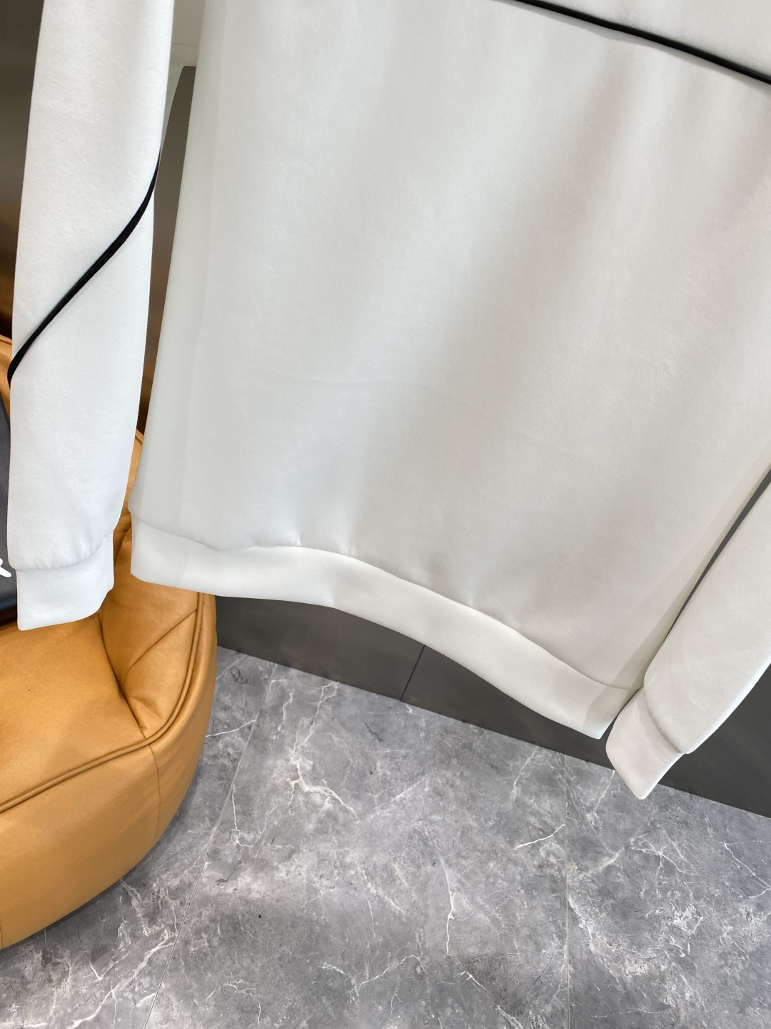 《𝙉𝙚𝙬🤍🖤迪家》25秋冬新品空气层 圆领卫衣，正面品牌标识设计，创意重释品牌标志性设计，采用400克重