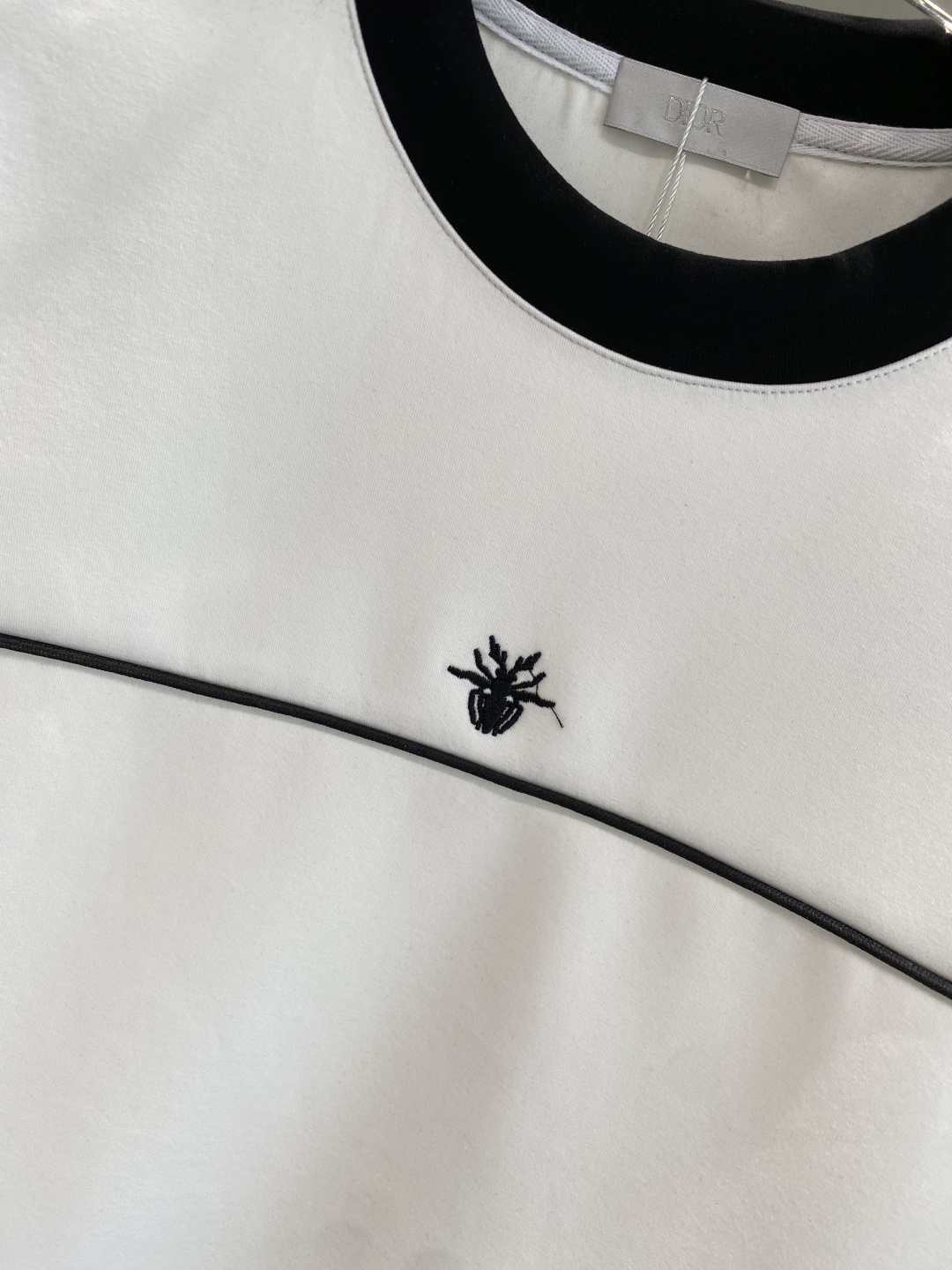 《𝙉𝙚𝙬🤍🖤迪家》25秋冬新品空气层 圆领卫衣，正面品牌标识设计，创意重释品牌标志性设计，采用400克重