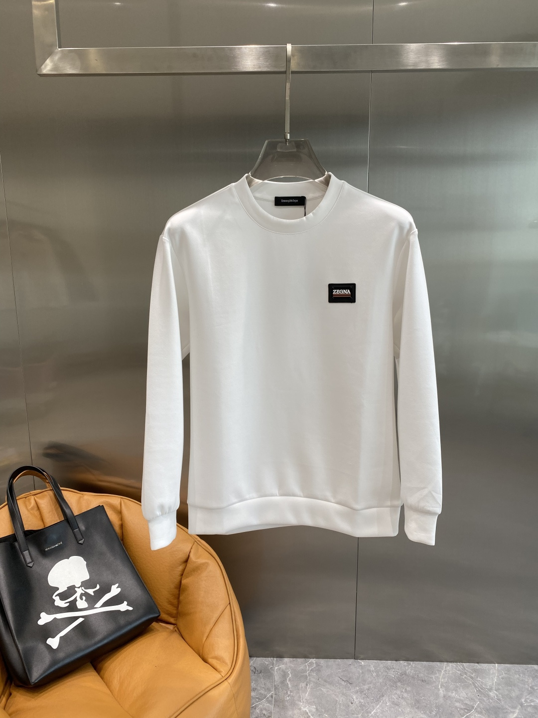 《𝙉𝙚𝙬🤍🖤杰尼家》25秋冬新品空气层 圆领卫衣，正面品牌标识设计，创意重释品牌标志性设计，采用400克