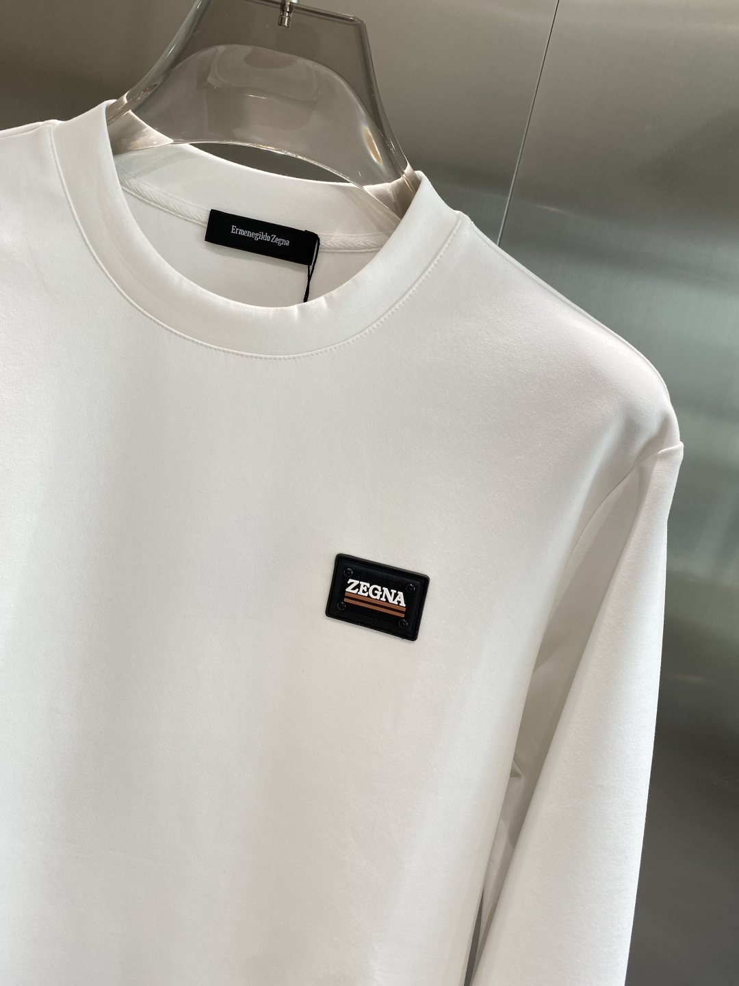 《𝙉𝙚𝙬🤍🖤杰尼家》25秋冬新品空气层 圆领卫衣，正面品牌标识设计，创意重释品牌标志性设计，采用400克