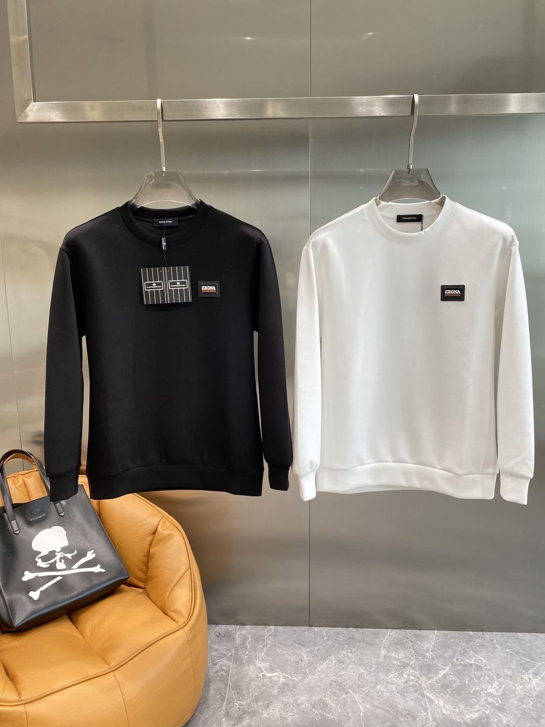 《𝙉𝙚𝙬🤍🖤杰尼家》25秋冬新品空气层 圆领卫衣，正面品牌标识设计，创意重释品牌标志性设计，采用400克