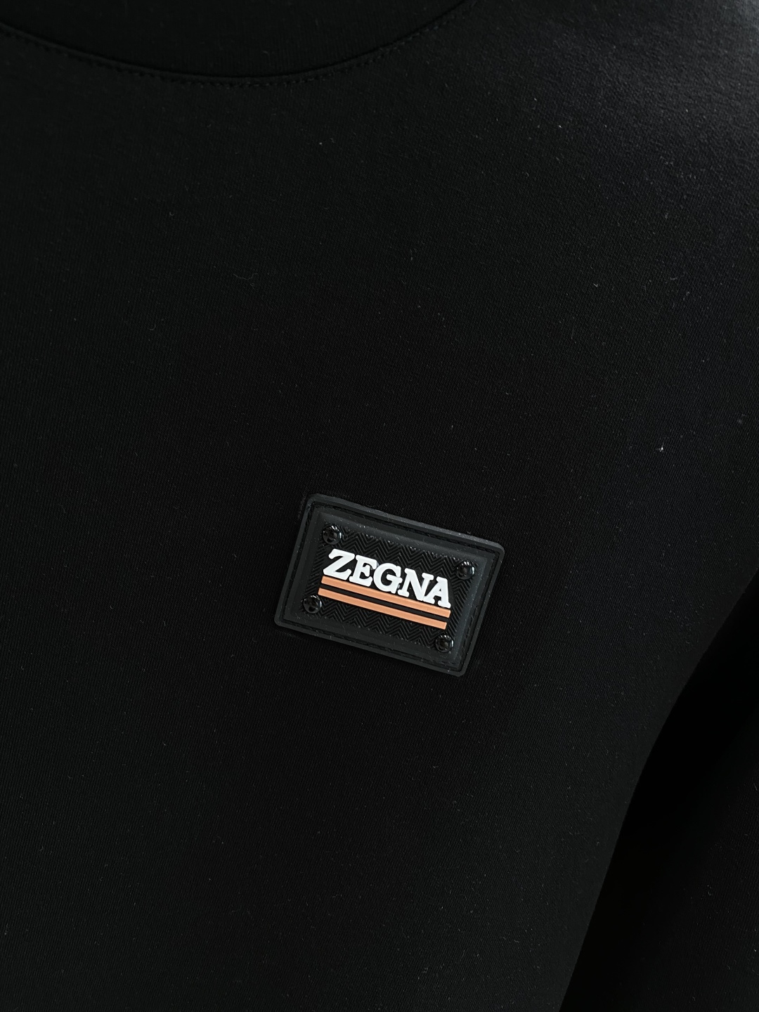 《𝙉𝙚𝙬🤍🖤杰尼家》25秋冬新品空气层 圆领卫衣，正面品牌标识设计，创意重释品牌标志性设计，采用400克