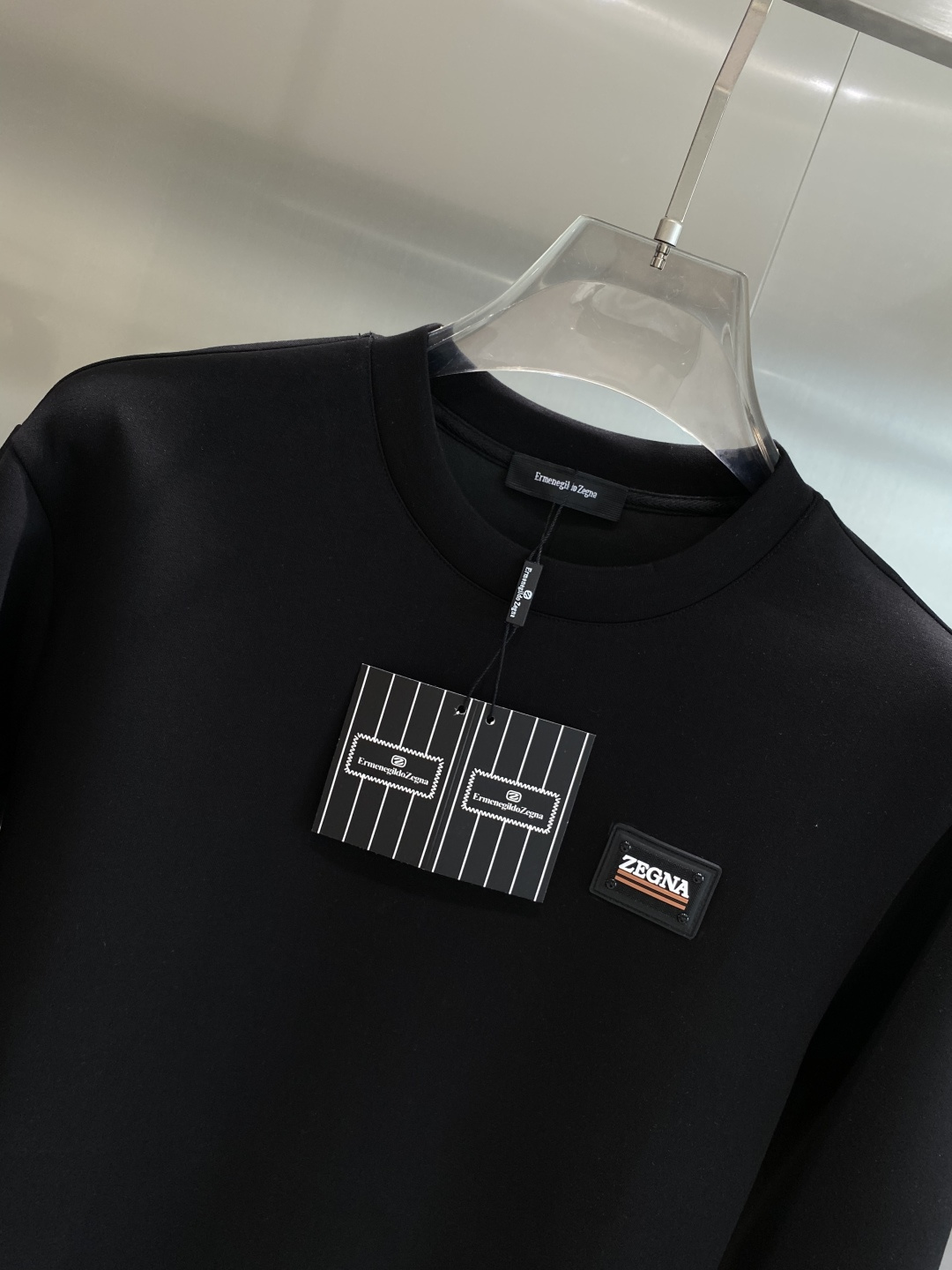 《𝙉𝙚𝙬🤍🖤杰尼家》25秋冬新品空气层 圆领卫衣，正面品牌标识设计，创意重释品牌标志性设计，采用400克