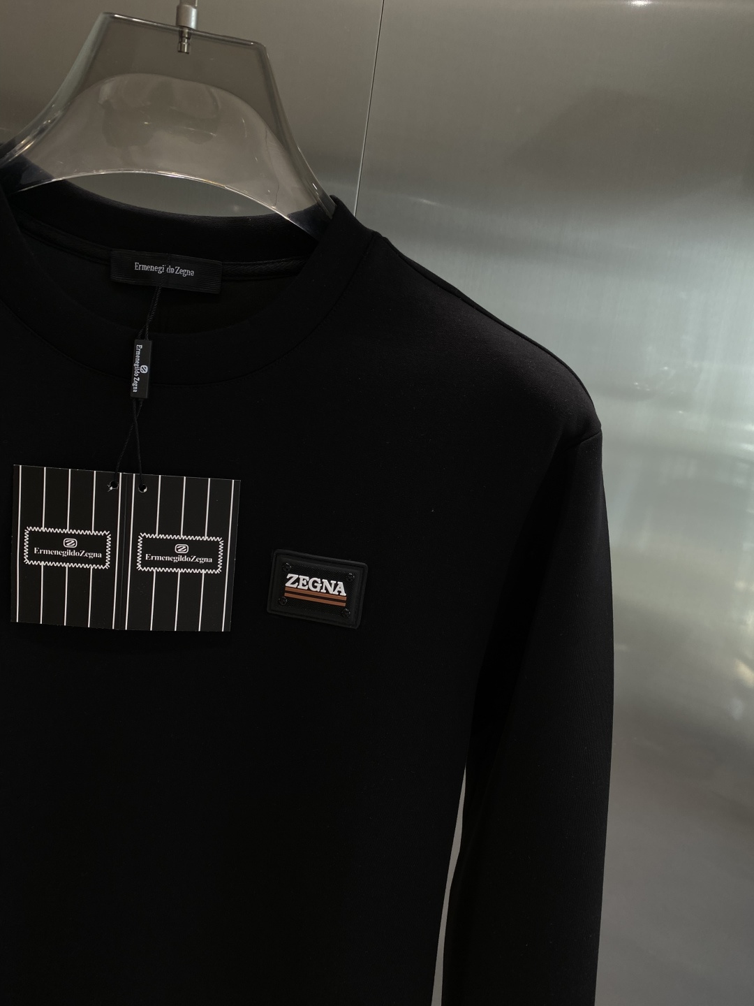 《𝙉𝙚𝙬🤍🖤杰尼家》25秋冬新品空气层 圆领卫衣，正面品牌标识设计，创意重释品牌标志性设计，采用400克