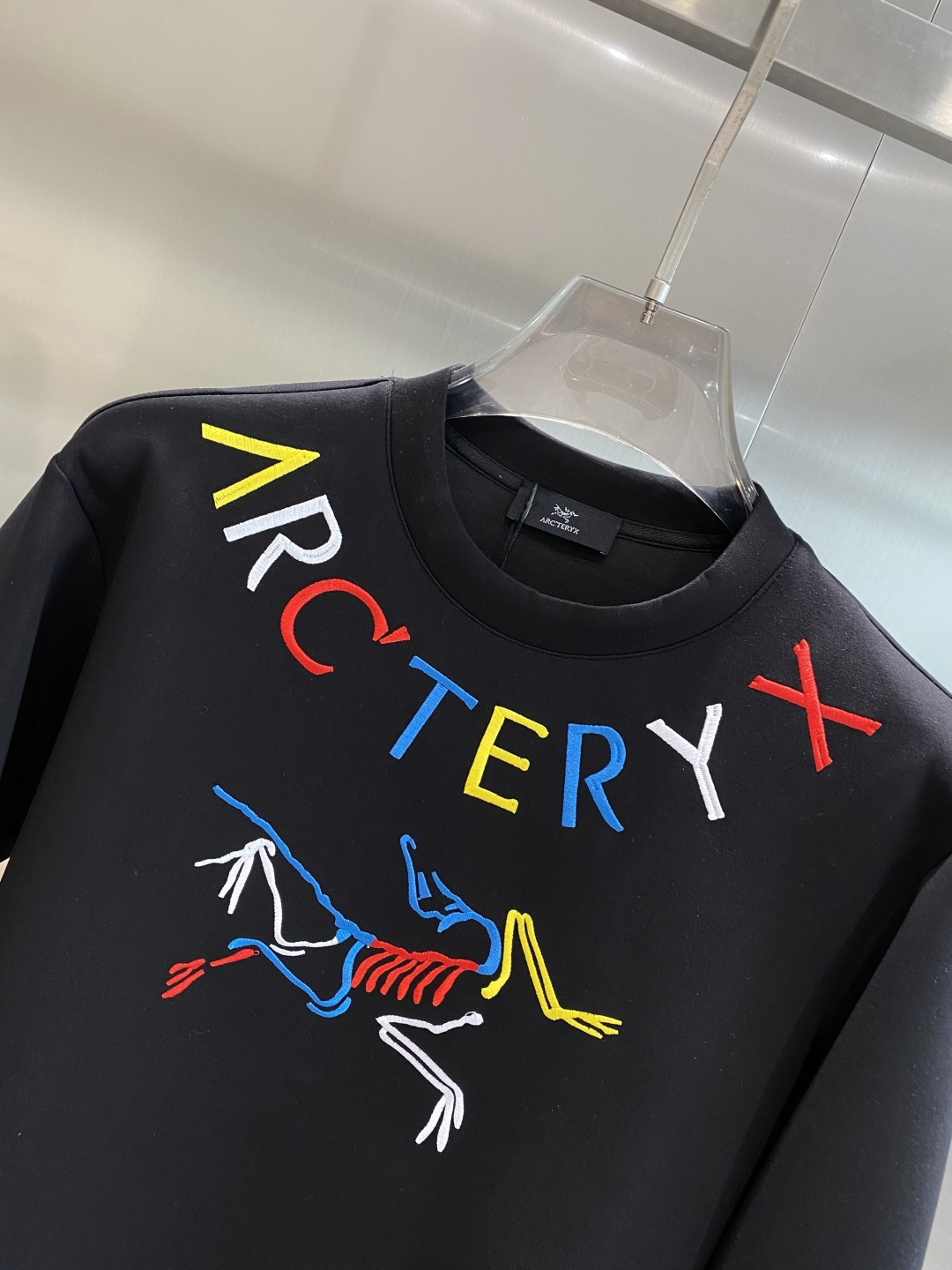 《𝙉𝙚𝙬🤍🖤鸟家》25秋冬新品空气层 圆领卫衣，正面品牌标识设计，创意重释品牌标志性设计，采用400克重