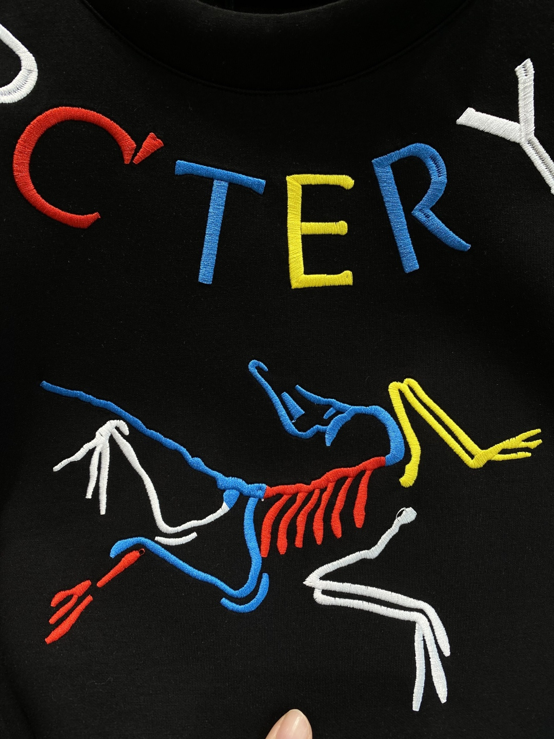 《𝙉𝙚𝙬🤍🖤鸟家》25秋冬新品空气层 圆领卫衣，正面品牌标识设计，创意重释品牌标志性设计，采用400克重